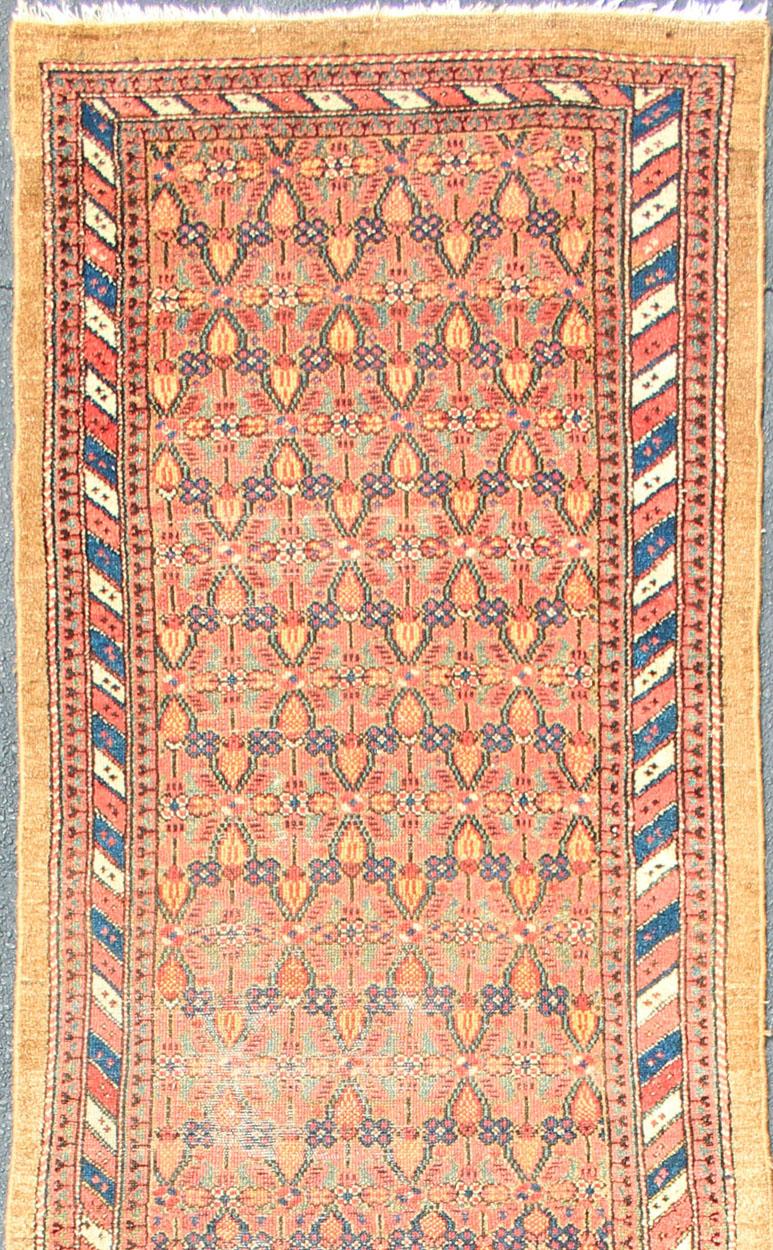 Antike persische Malayer Läufer mit Soft Blue und Apricot 3'3 x 13'3 (Wolle) im Angebot