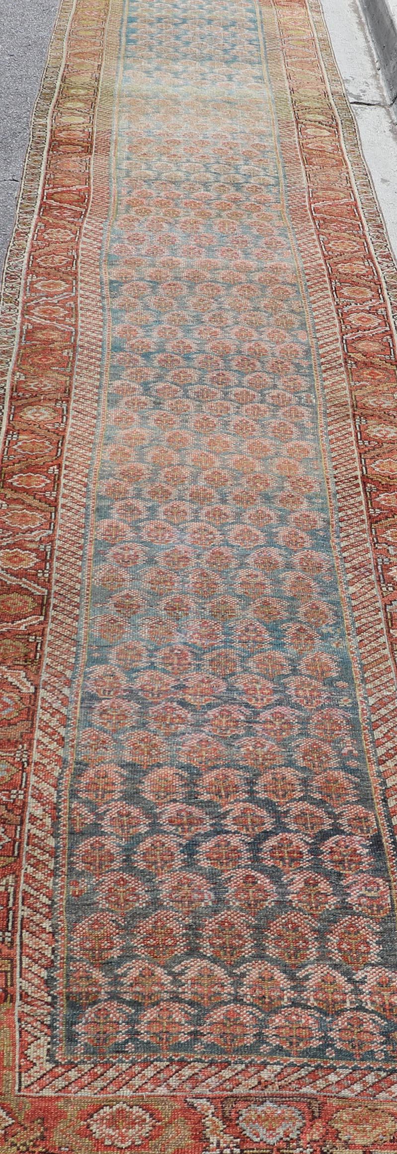 Antico runner persiano Malayer con design unico Boteh in blu tenue 3'5 x 18'5 in vendita 3