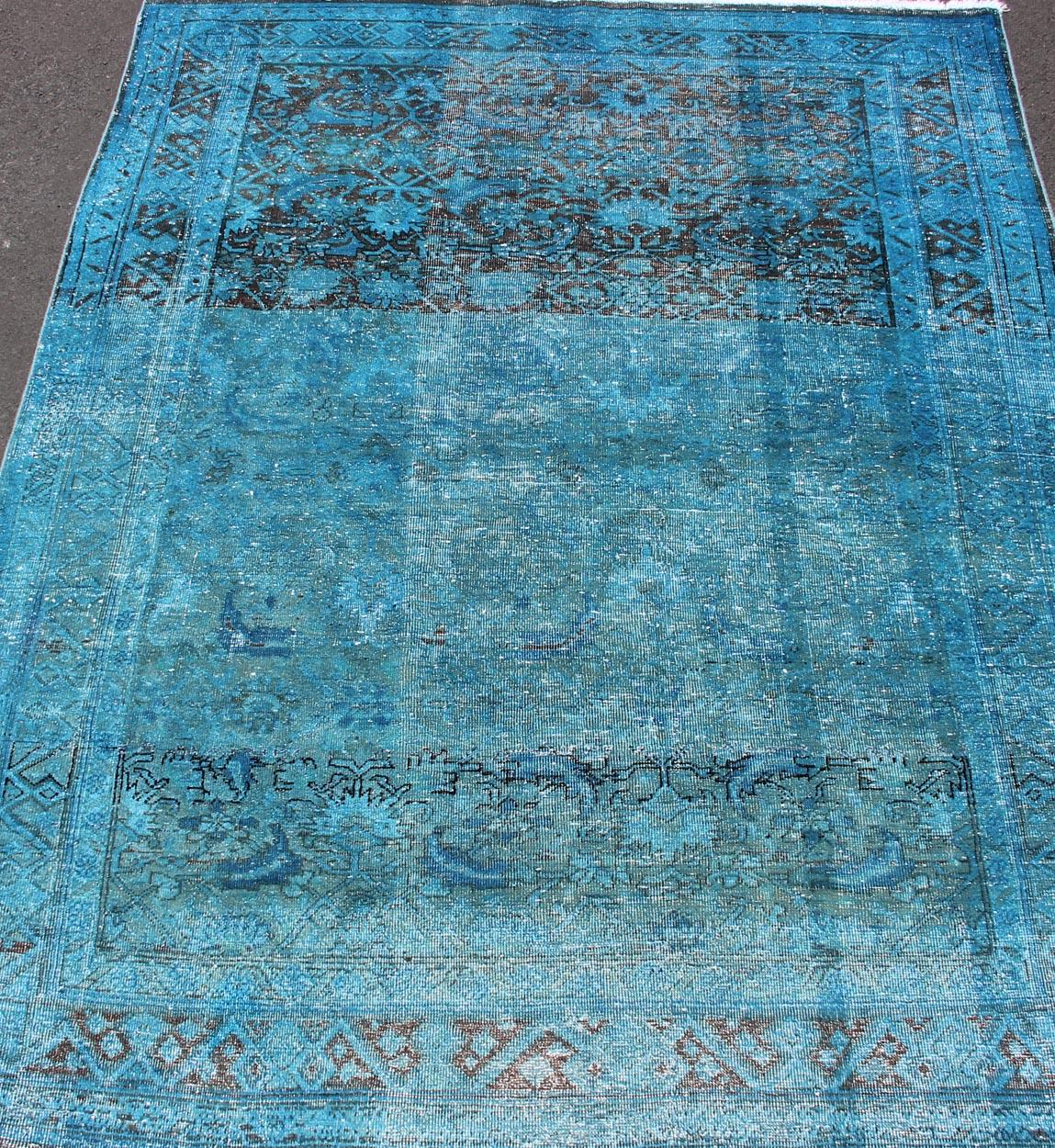 Malayer persan ancien avec motif sur toute sa surface dans les tons bleus en vente 1
