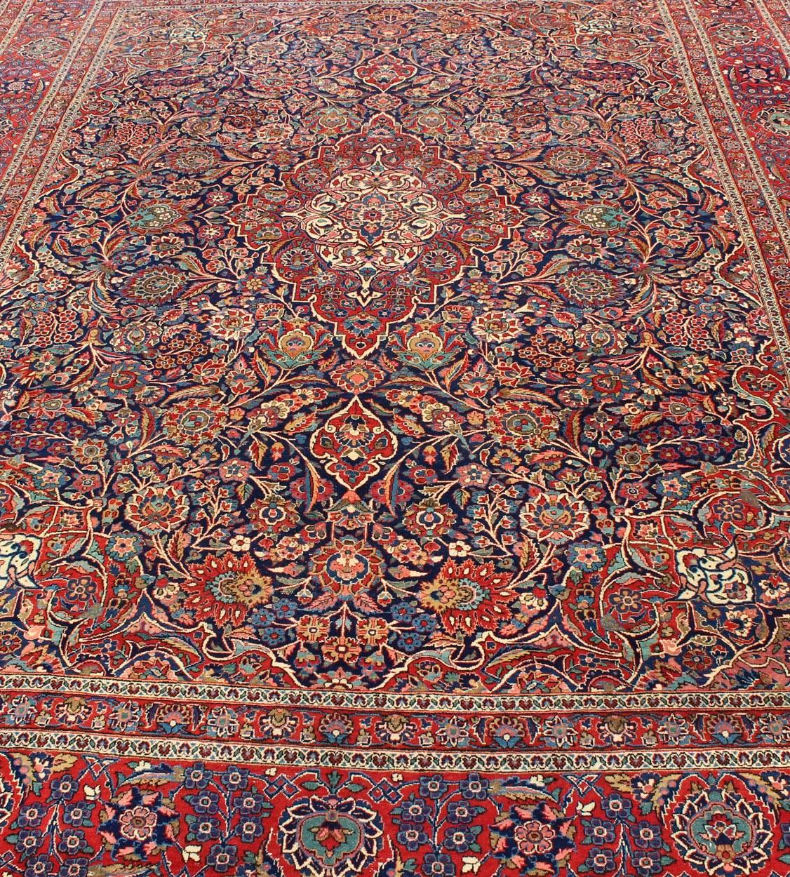 Antique Persian Fine Manchester Classic Kashan rug with Medallion Design For Sale 4