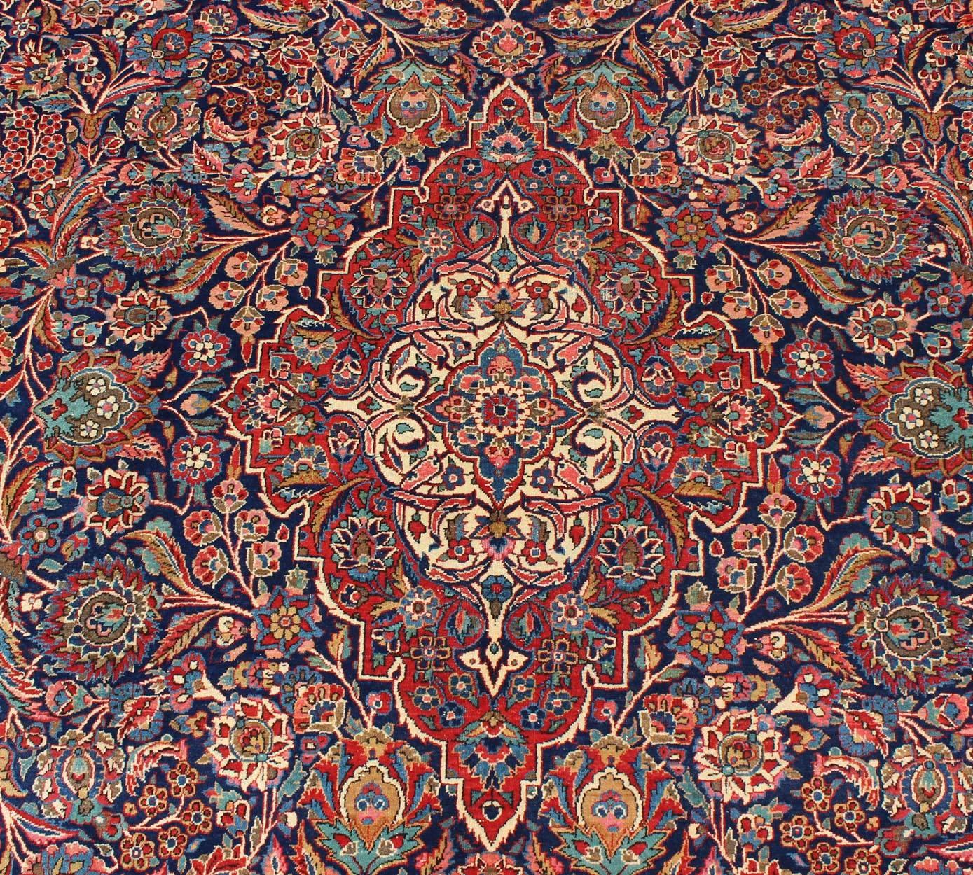Antique Persian Fine Manchester Classic Kashan rug with Medallion Design For Sale 1