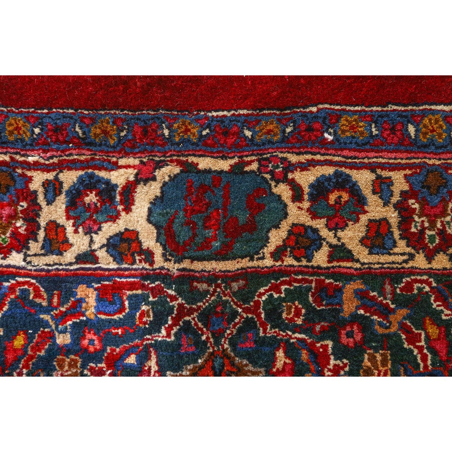 Antique Persian Mashad Amoghli Rug - Size: 7'8x7'9 In Good Condition For Sale In Los Angeles, CA