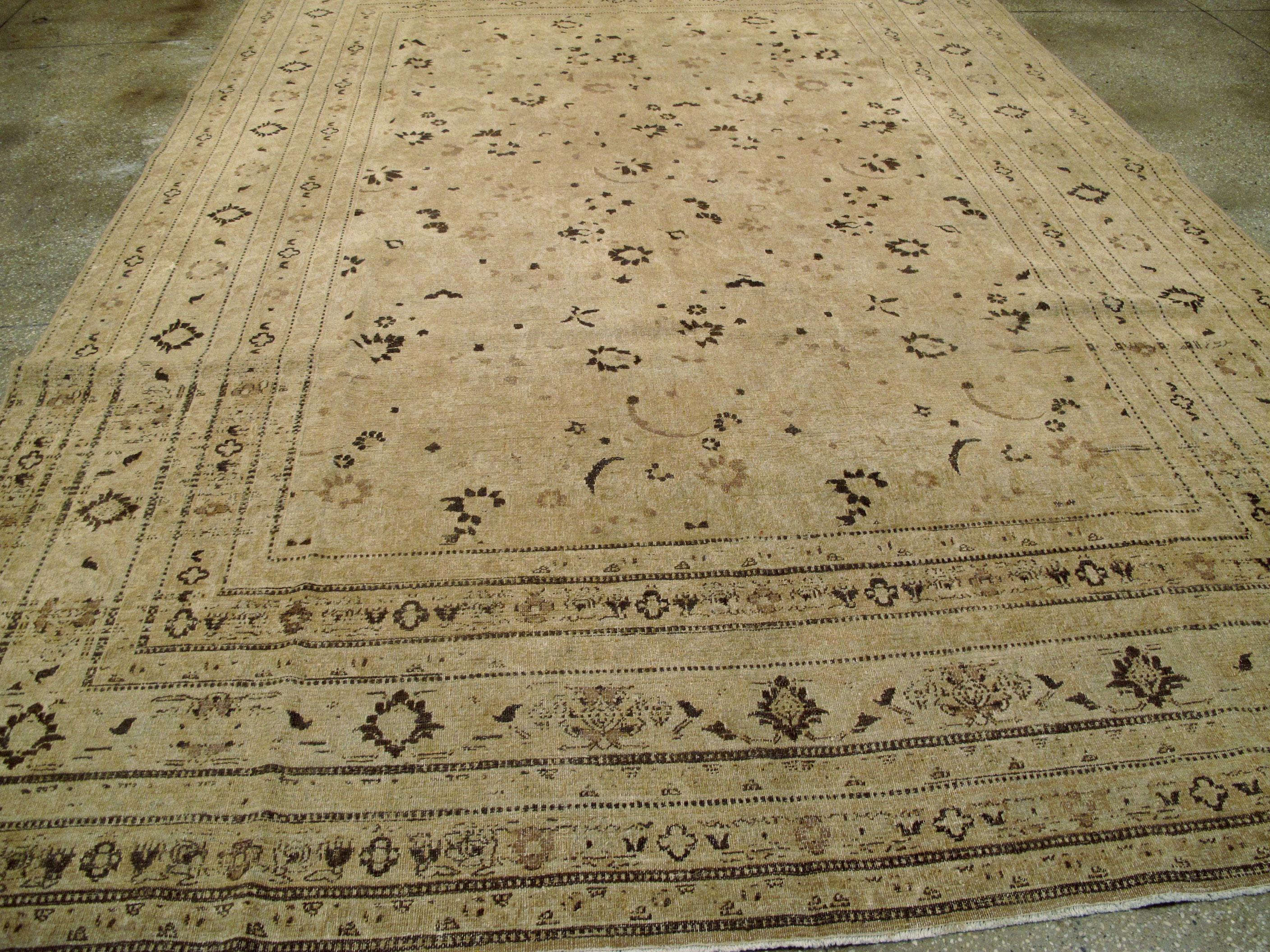 Antique Persian Mashad Carpet In Good Condition In New York, NY