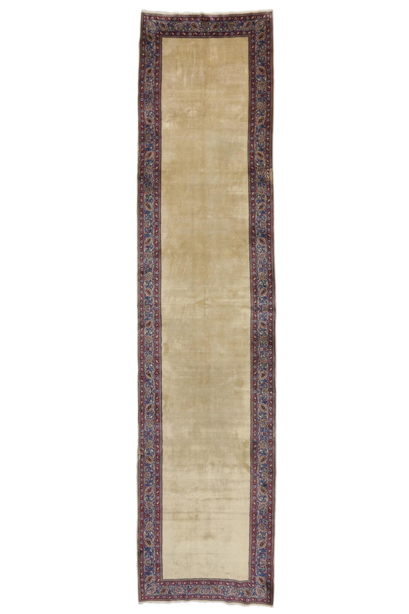 Tapis persan ancien Mashhad Gallery, tapis de couloir extra-long de l'hôtel en vente 1