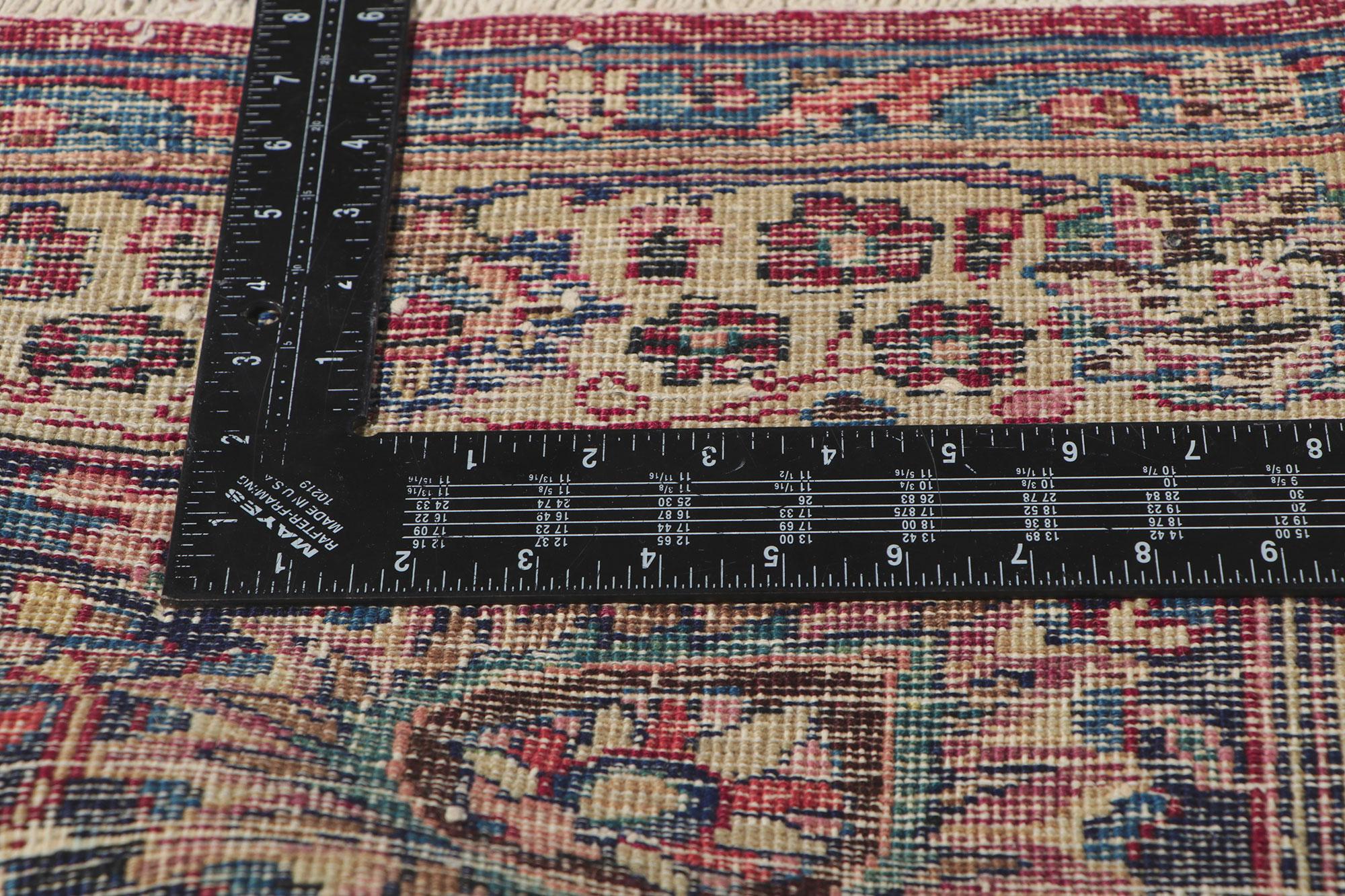 Antiker persischer Mashhad-Teppich in Hotel-Lobby-Größe (Persisch) im Angebot