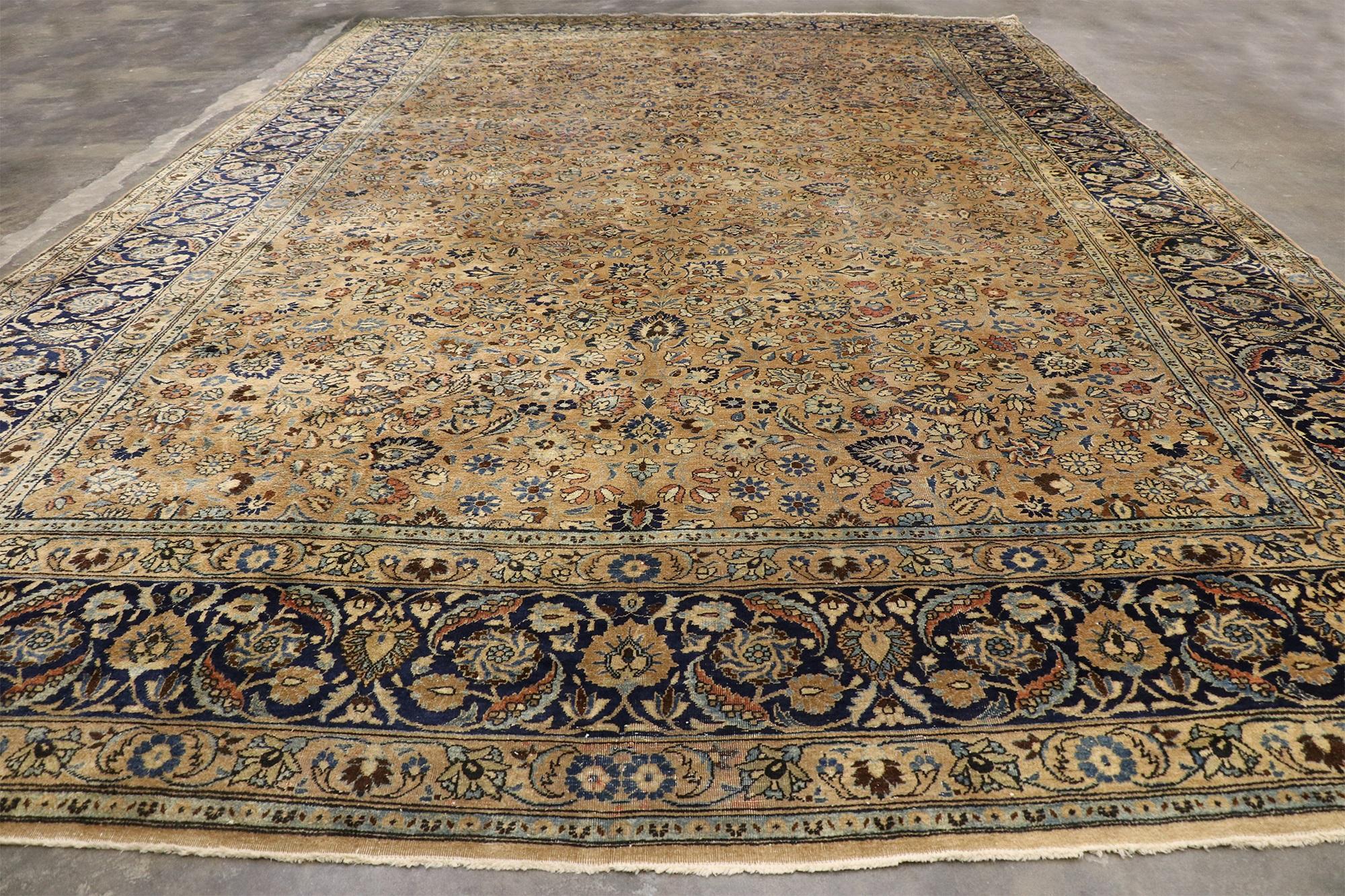 Antiker persischer Mashhad-Teppich, raffinierte Eleganz trifft auf stattliche Dekadenz im Angebot 3