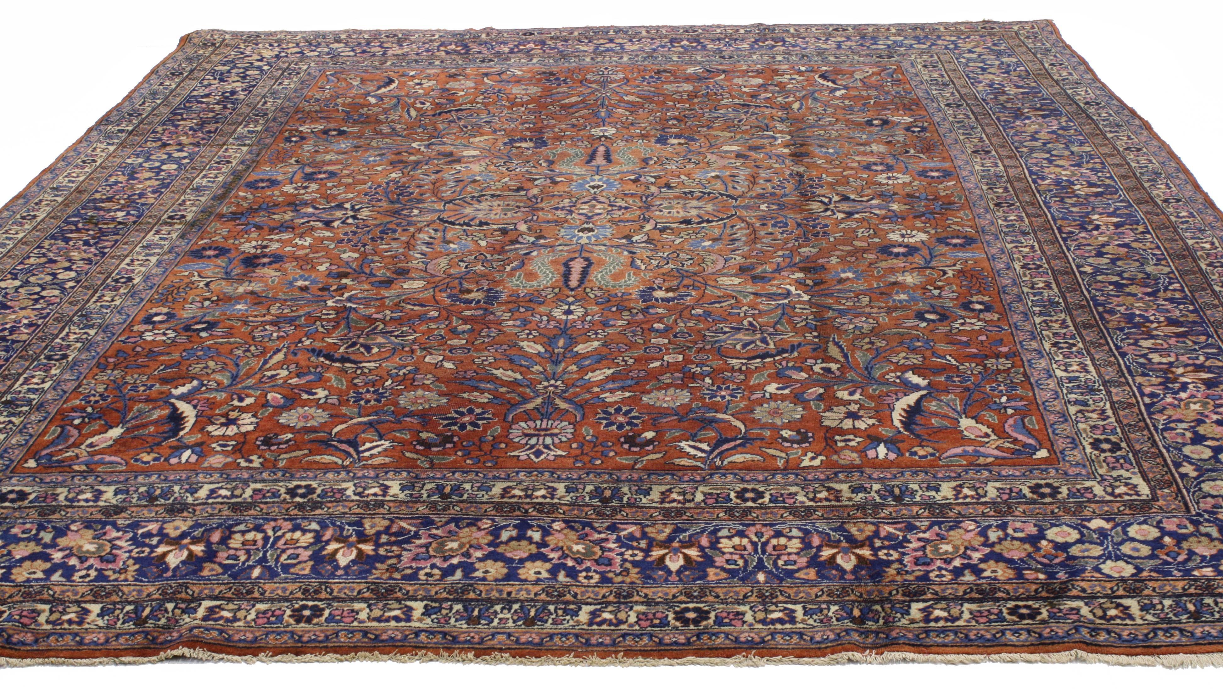 Antique Persian Mashhad Rug with Traditional Style In Good Condition For Sale In Dallas, TX