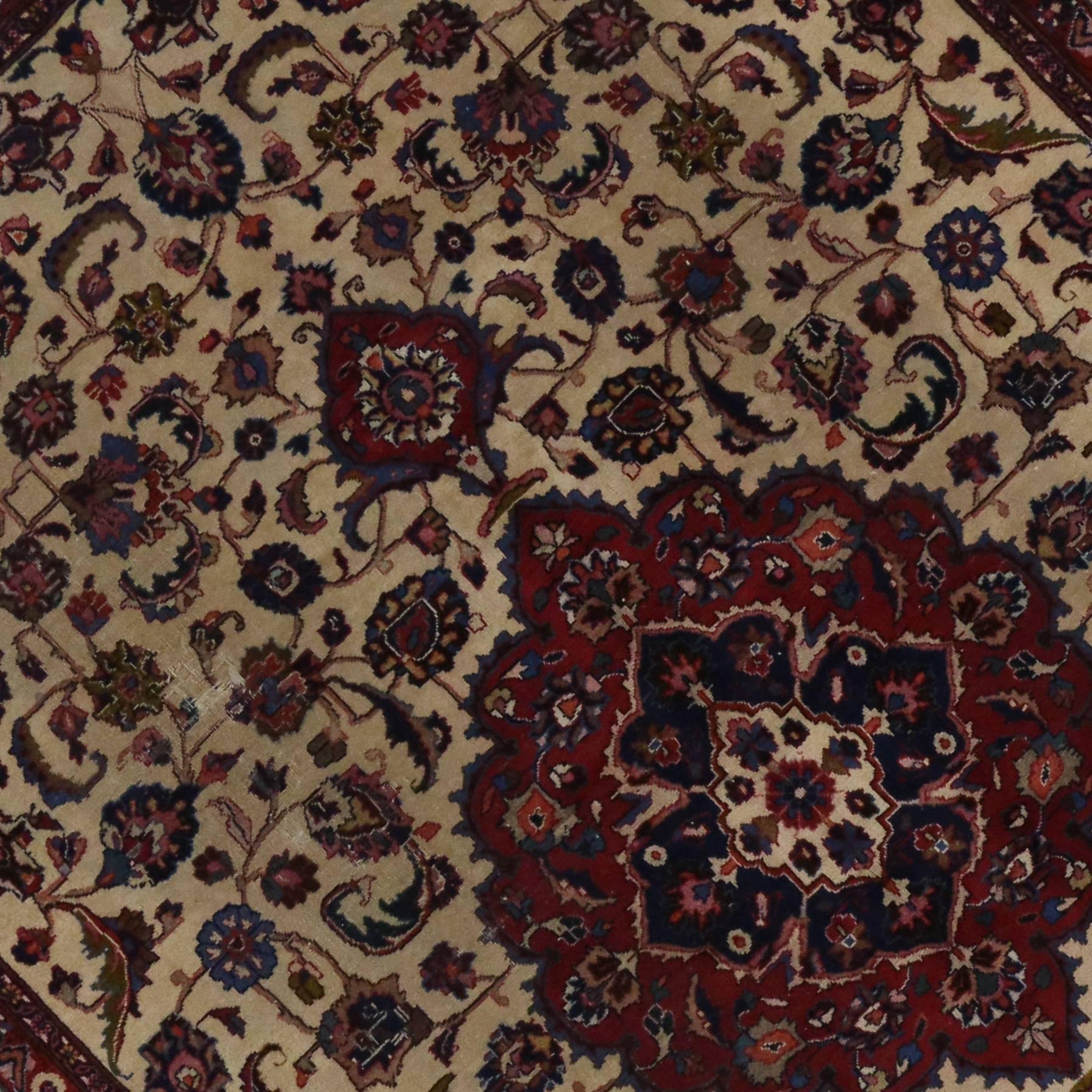 Antiker persischer Mashhad-Teppich im traditionellen Stil im Angebot 4