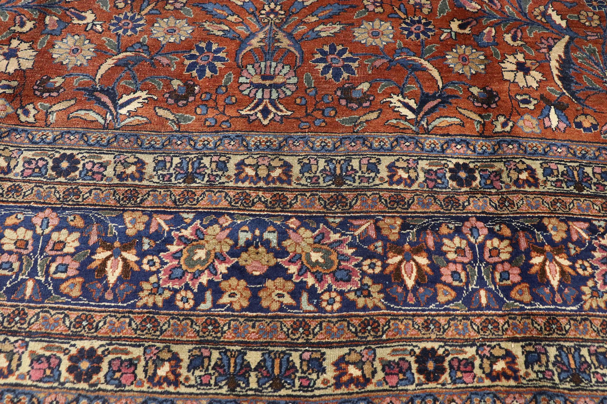 Antiker persischer Mashhad-Teppich im traditionellen Stil im Zustand „Gut“ im Angebot in Dallas, TX