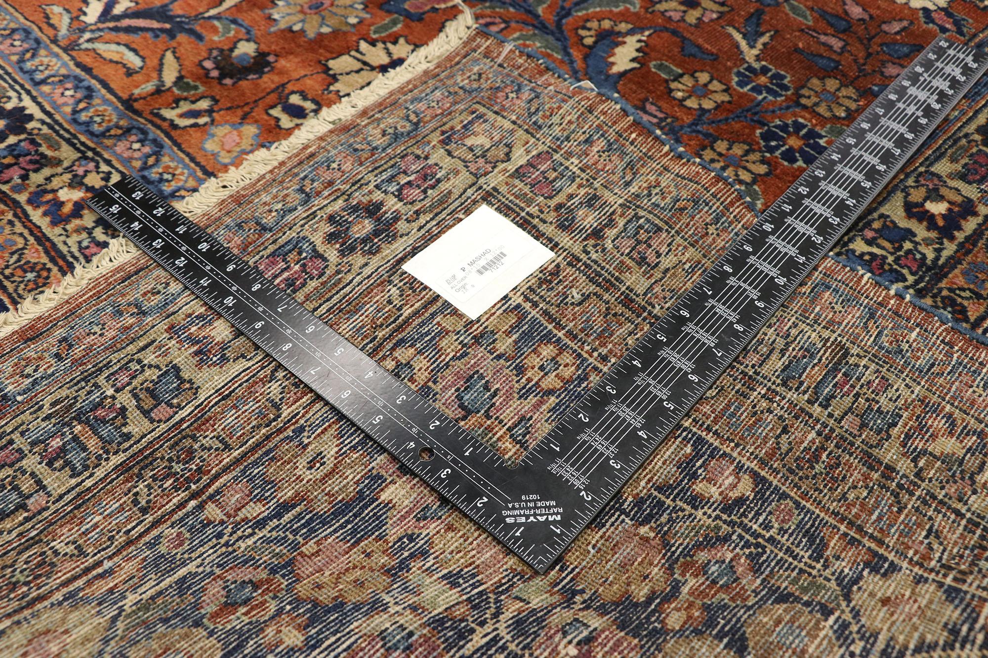 Antiker persischer Mashhad-Teppich im traditionellen Stil (20. Jahrhundert) im Angebot