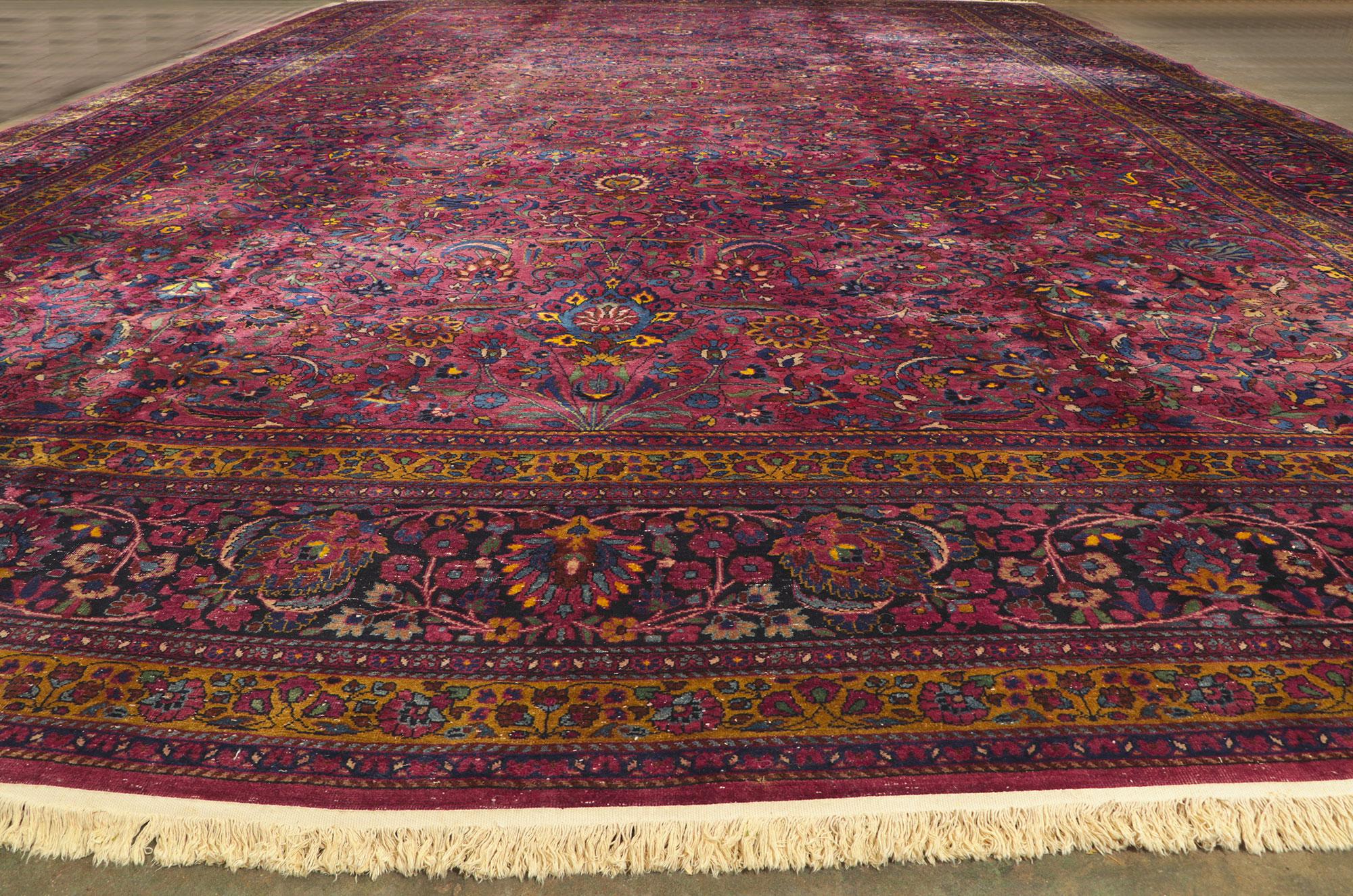 Antique Persian Mashhad Rug with Traditional Style For Sale 2