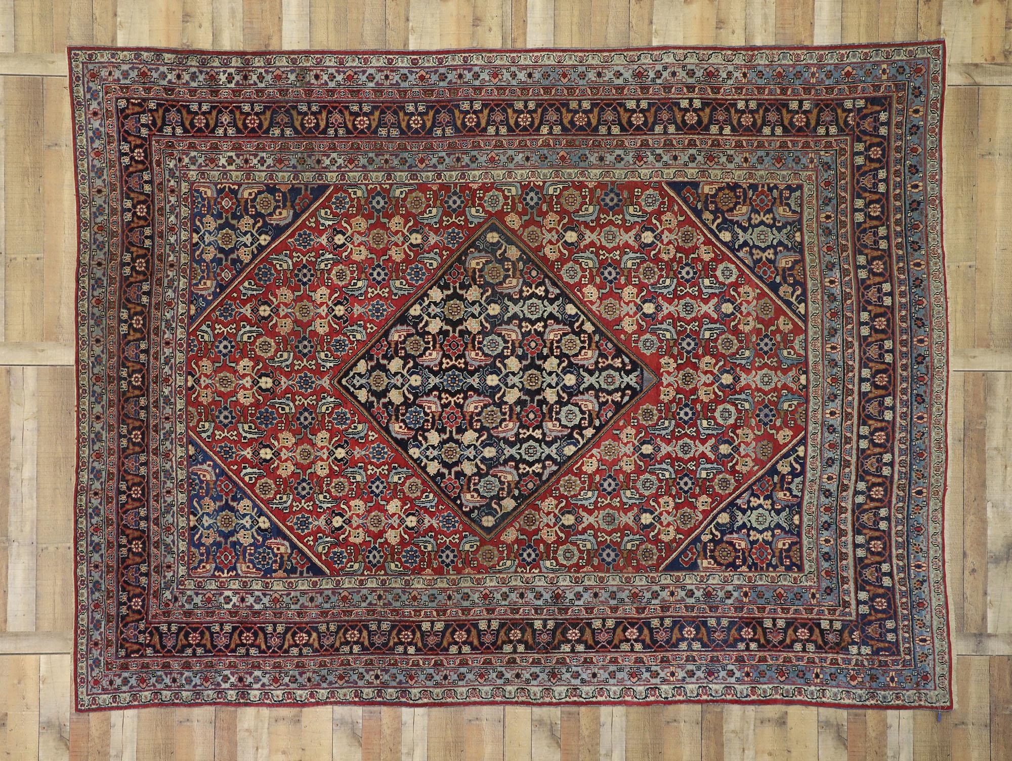 Antique Persian Mashhad Rug with Traditional Style For Sale 1