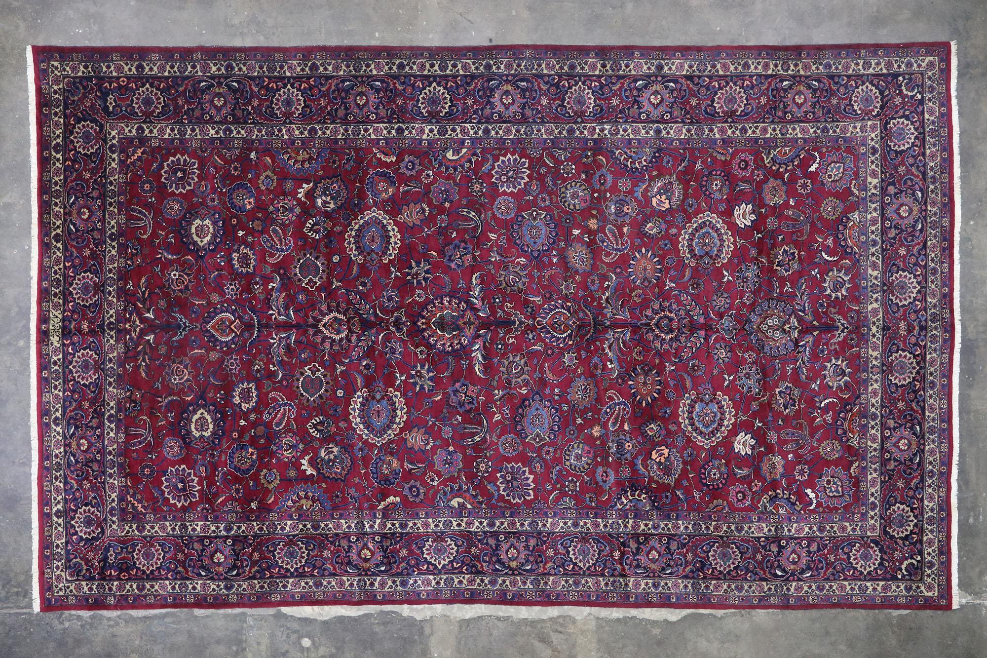 Antiker persischer Mashhad-Teppich im viktorianischen Elizabethan-Stil (Wolle) im Angebot