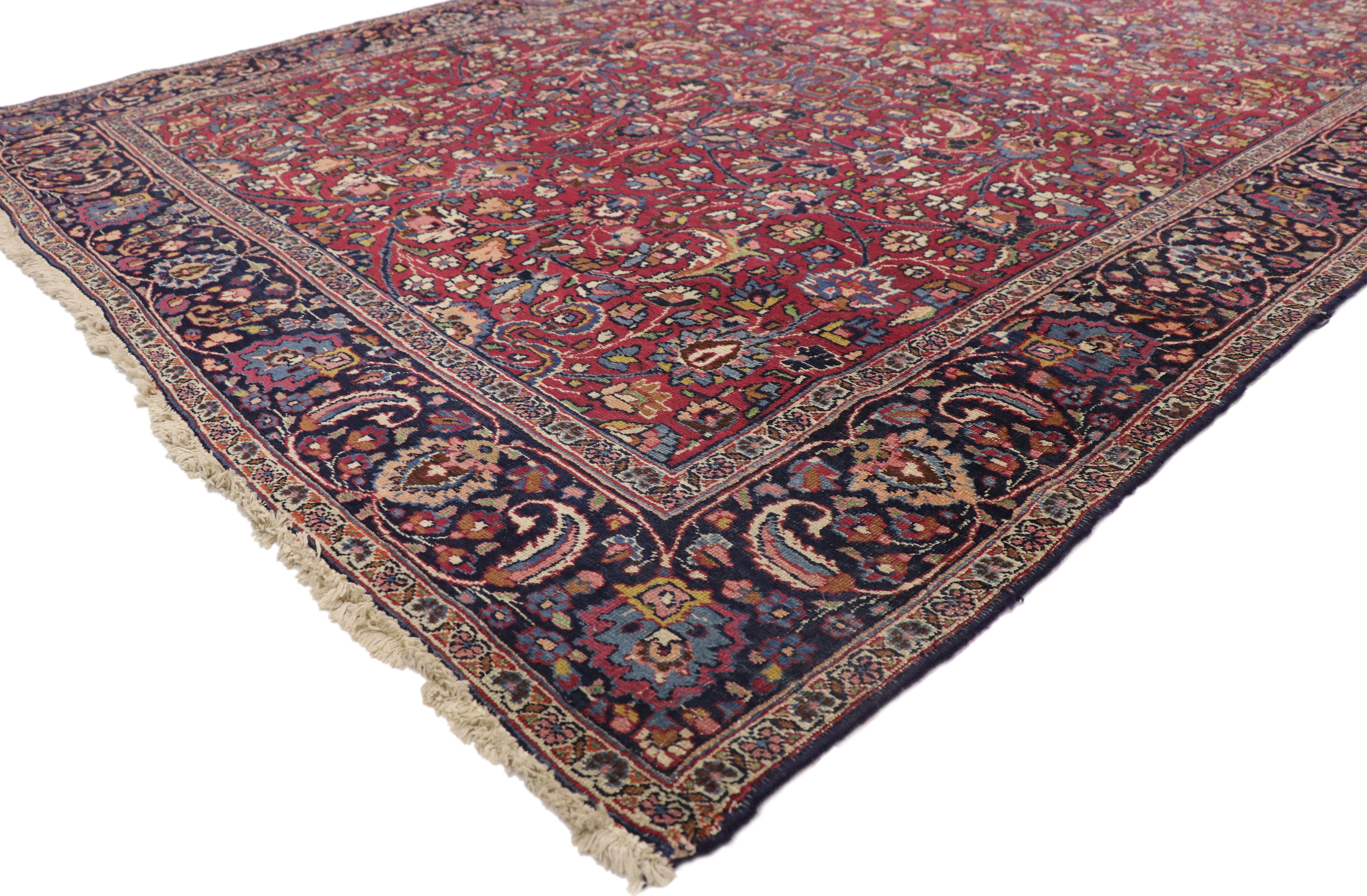 74289 Extralanger antiker persischer Mashhad-Läufer, 05'00 x 21'00. Dieser handgeknüpfte, antike persische Mashhad-Teppich aus Wolle ist reich an Farbe, Textur und betörendem Ambiente und besticht durch zeitlose Eleganz und königlichen Charme. Ein