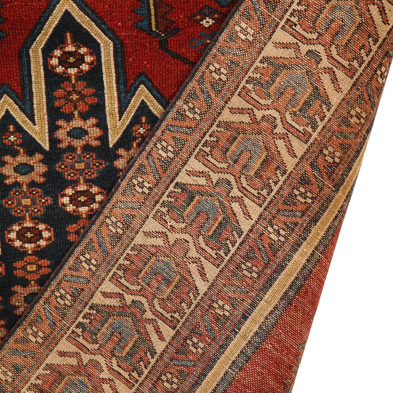 Antiquities 1920s Persian Mazlaghan Wool Rug, 4' x 6' en vente 6