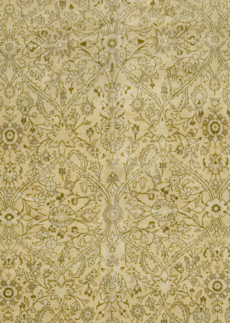 Antiker persischer Meshad-Wollteppich aus Meshad, handgeknüpft, um 1900, 9'7 x 13'2 cm im Zustand „Gut“ im Angebot in New York, NY