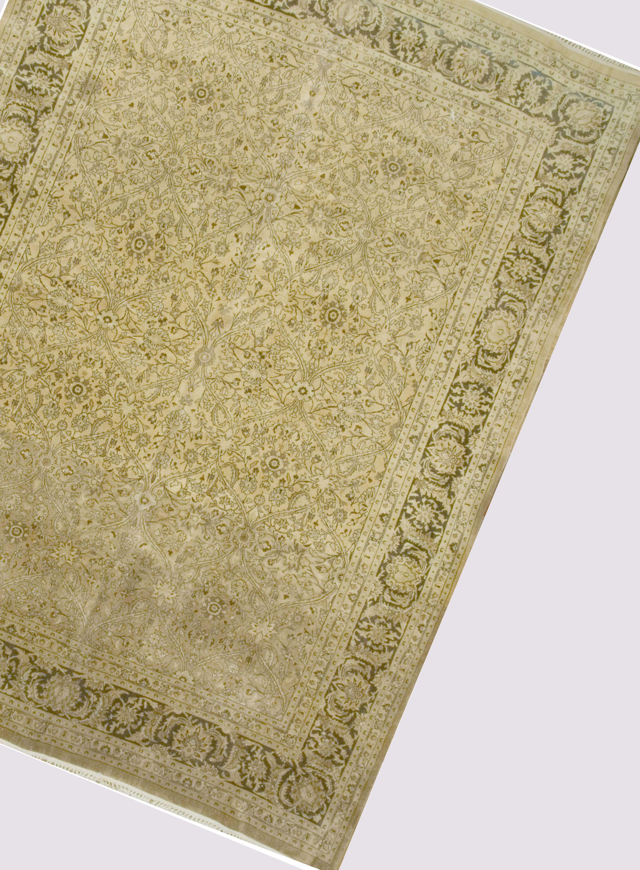 Antiker persischer Meshad-Teppich, um 1900  9'7 x 13'2 m im Zustand „Gut“ im Angebot in New York, NY