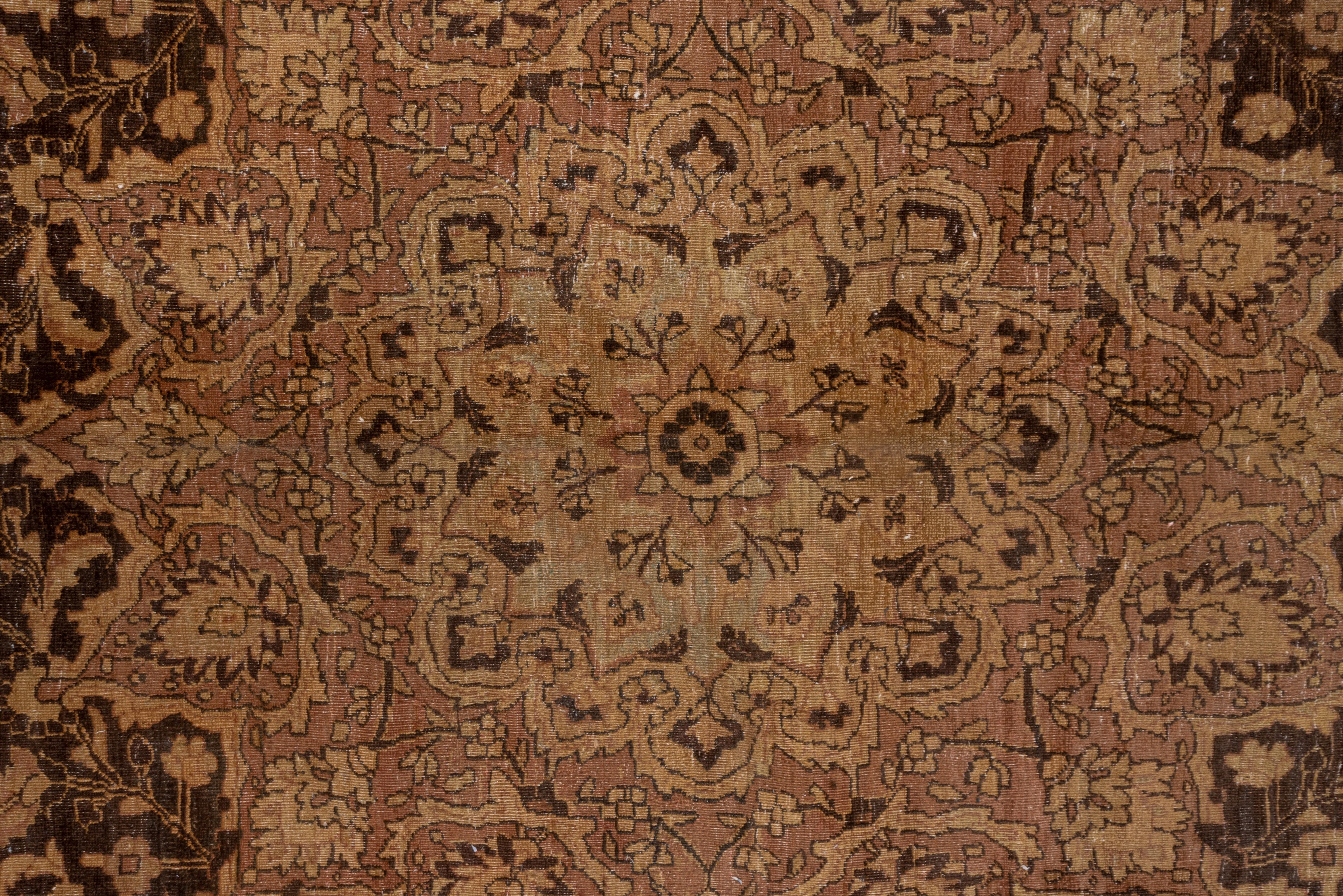 Antiker persischer Meshed-Teppich, um 1910 (Tabriz) im Angebot