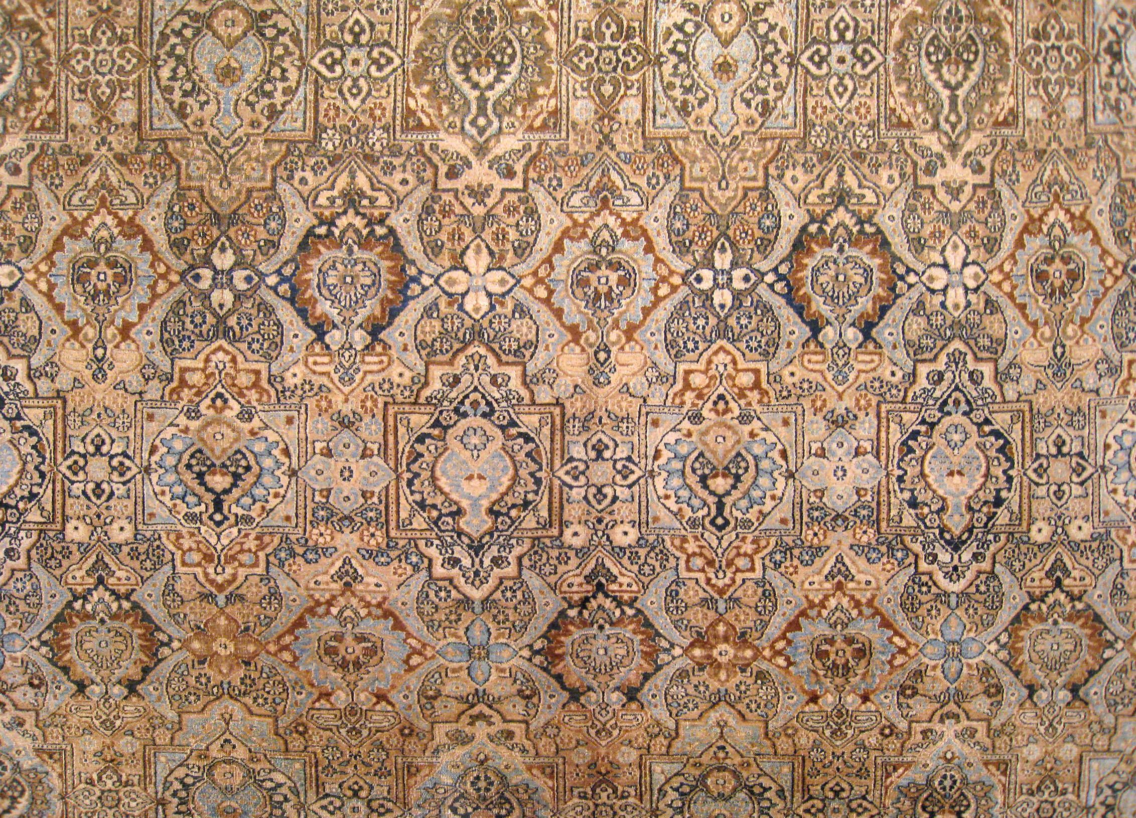 Antiker persischer Meshed Oriental-Teppich, großformatig, mit floralen Elementen (Frühes 20. Jahrhundert) im Angebot