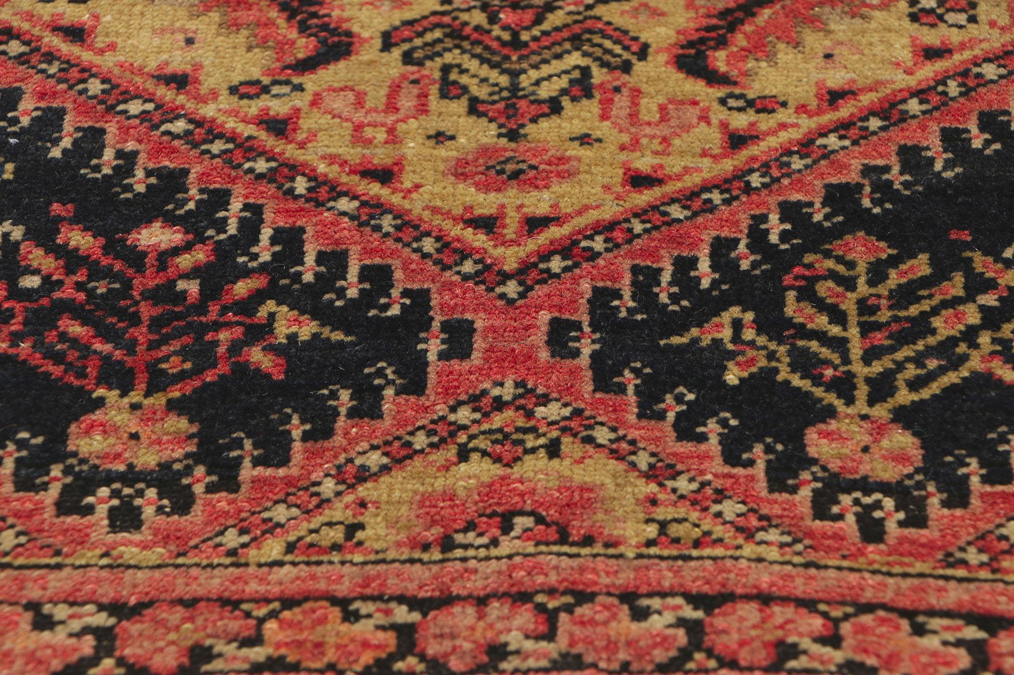 Antique Persian Mishan Malayer Rug with Zil es Sultan Design In Good Condition For Sale In Dallas, TX