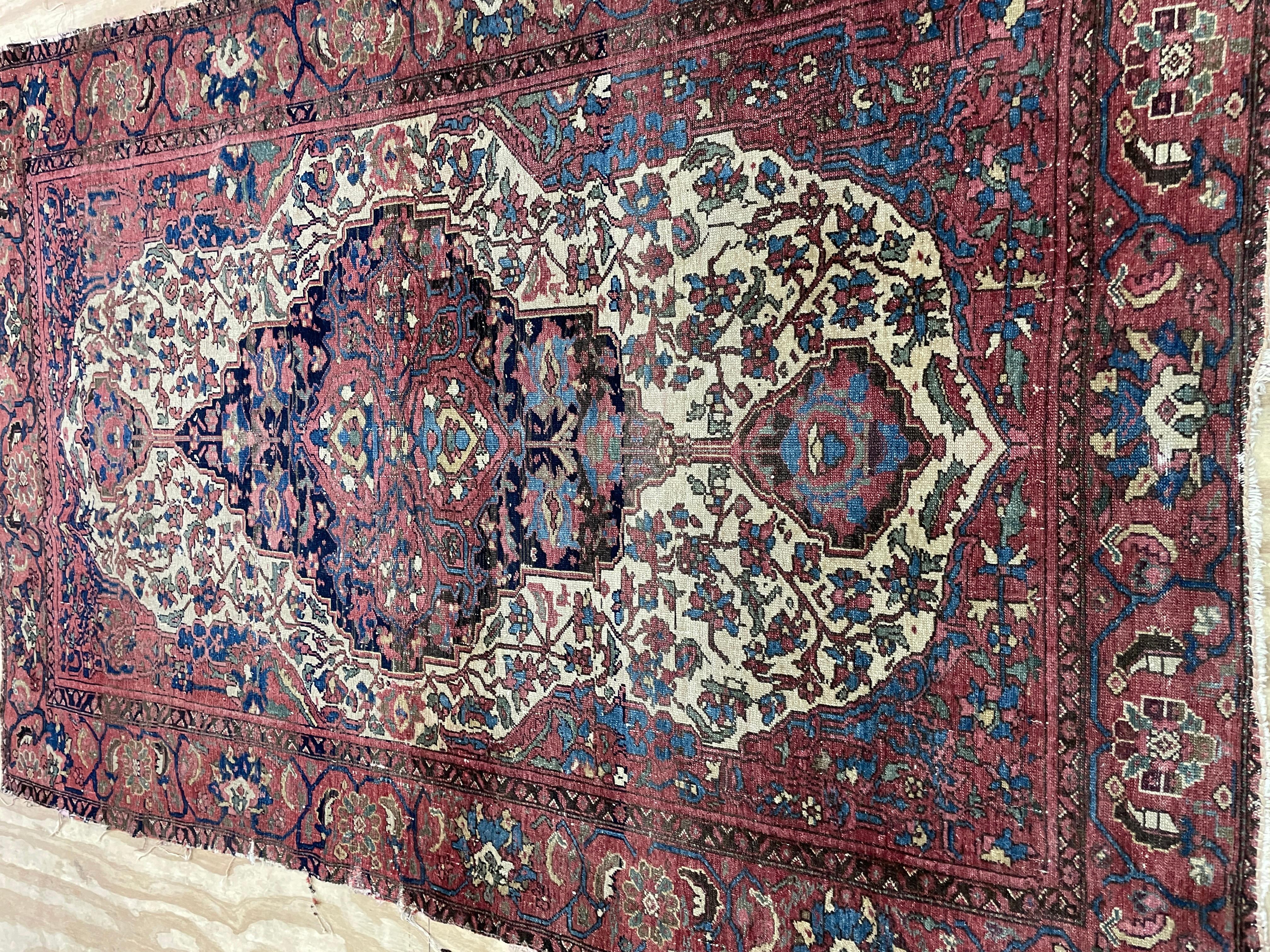 
Explore the Timeless Beauty of Antique Persian Malayer Rugs

Step into a world of elegance and history with this exquisite 4'2