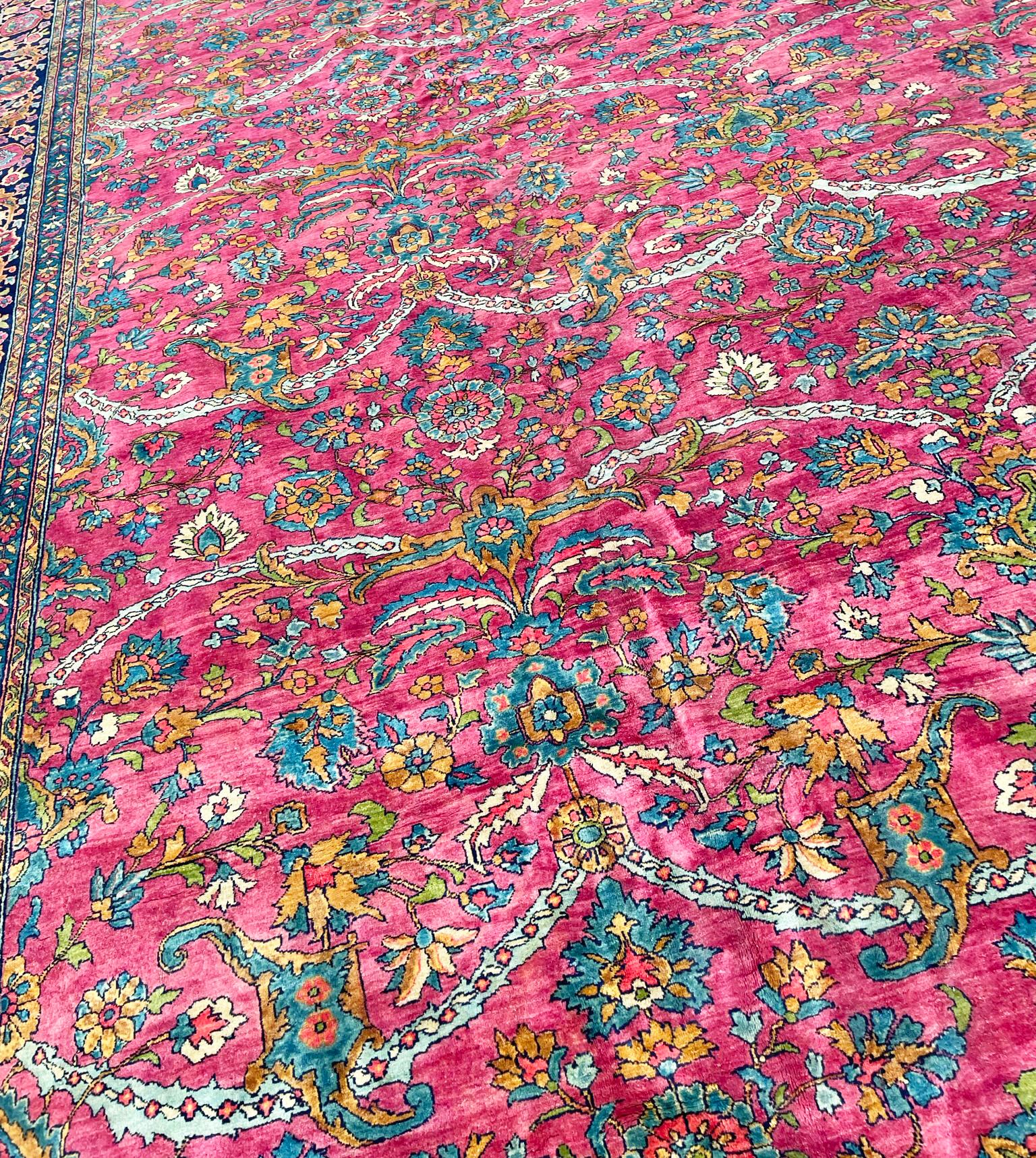 Antique Persian Mohajeran Sarouk carpet, Most Unusual For Sale 5