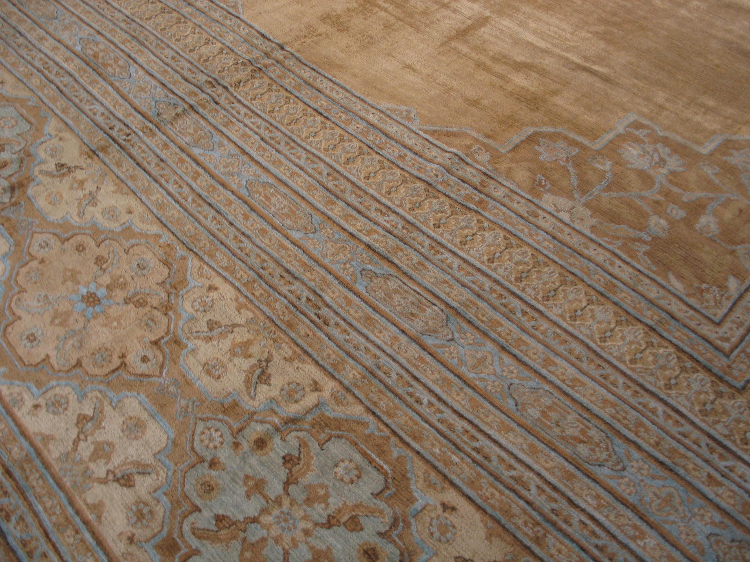 Antique Persian Moud Rug In Good Condition For Sale In New York, NY
