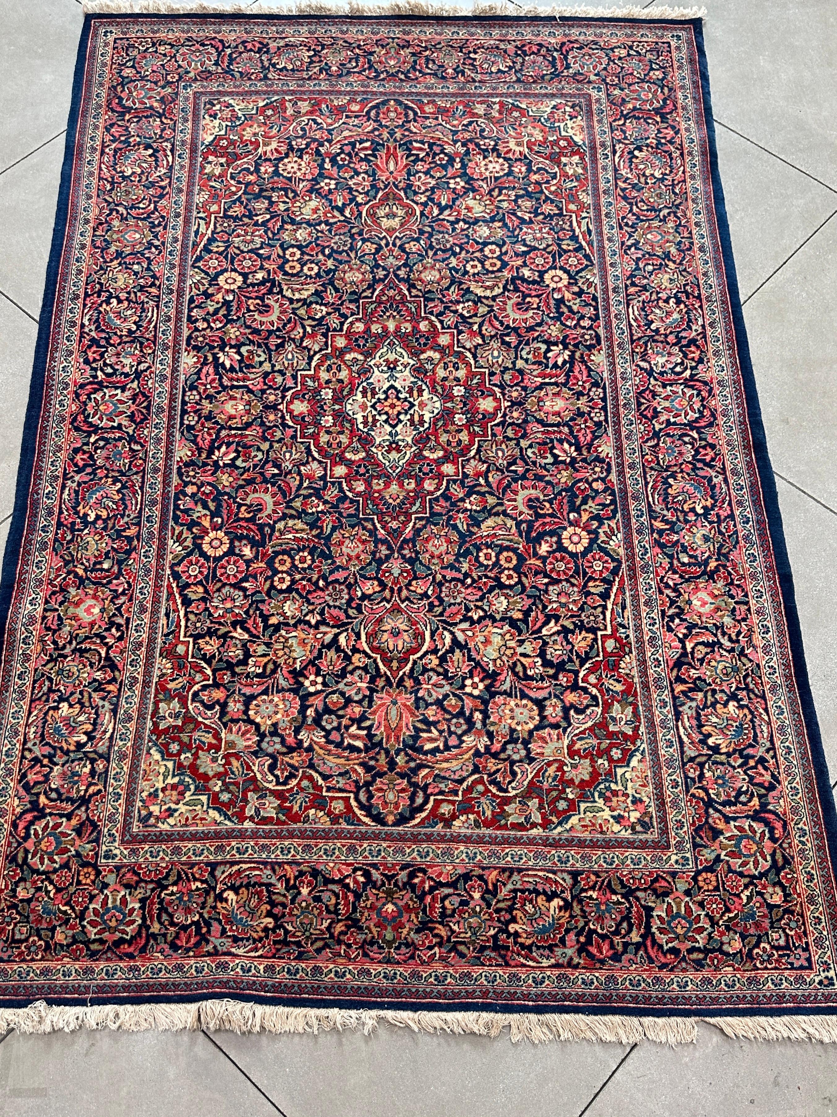 Perse Tapis persan ancien multicolore 5x7 en vente