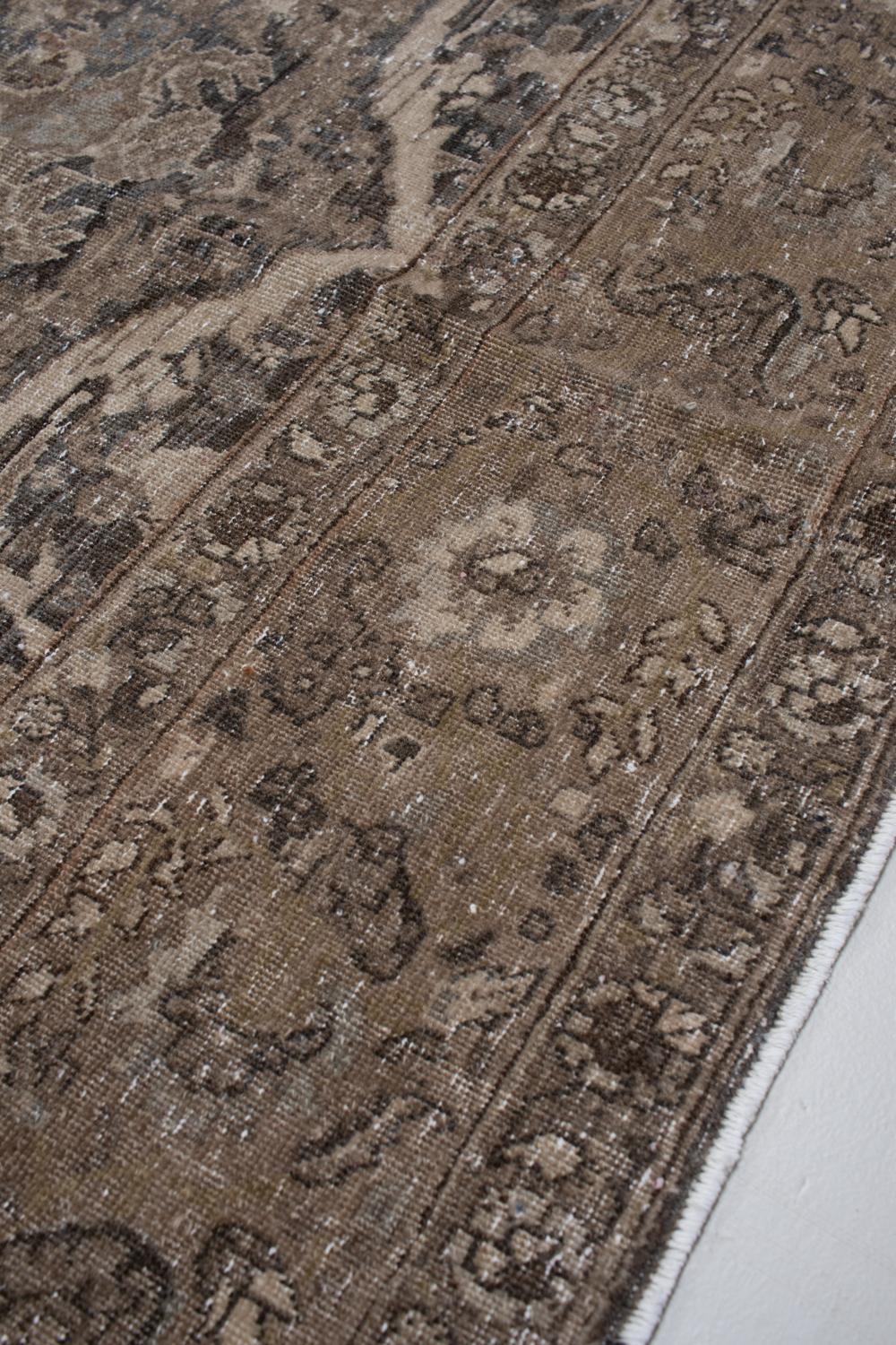 Antique Persian Mustafi Mahal Rug 2
