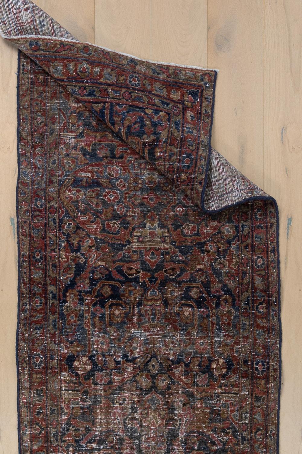 Tapis de couloir persan ancien Mustafi Mahal en vente 2