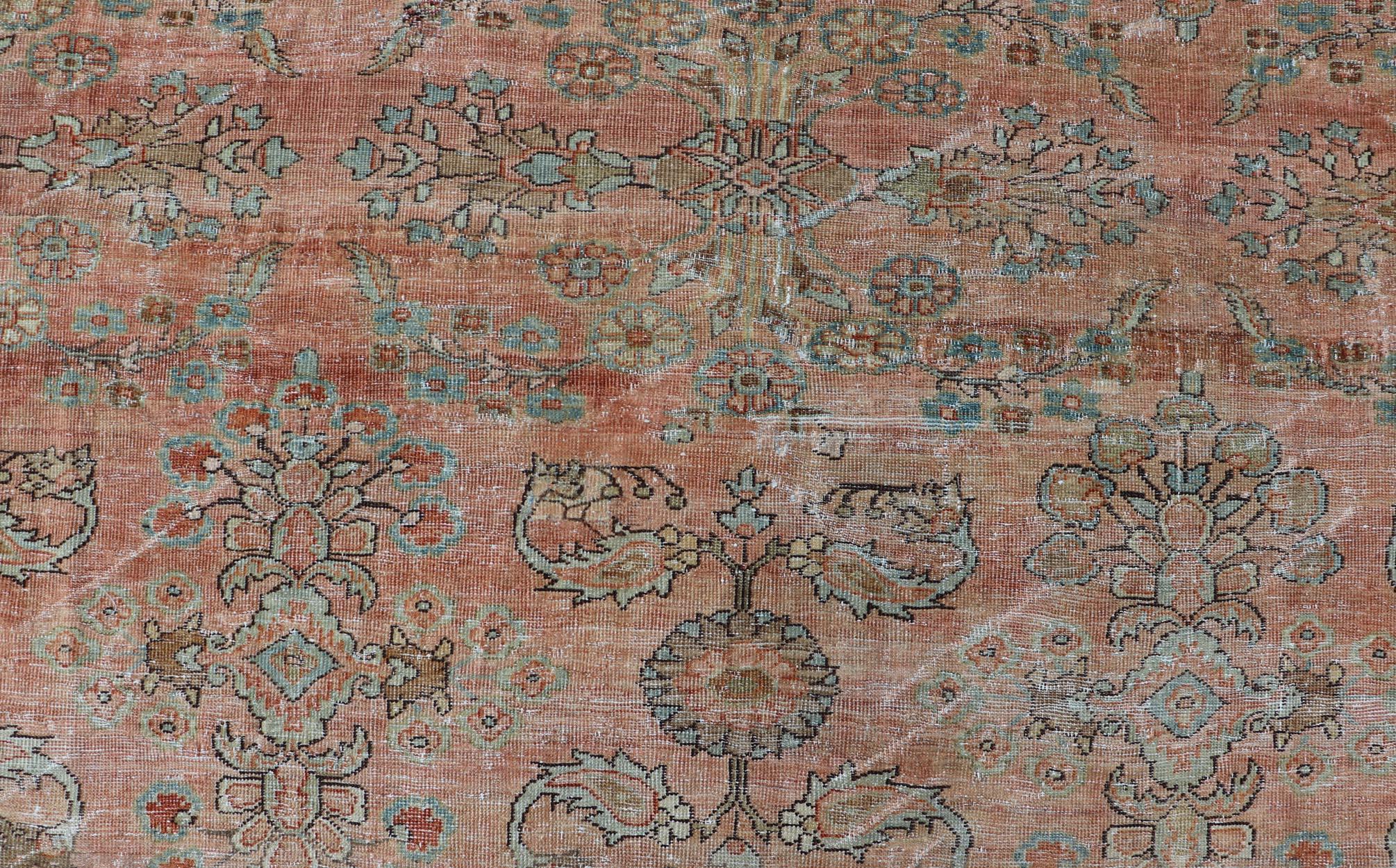 Antiker persischer gedeckter, farbiger Sultanabad Mahal-Teppich mit Blumenmuster aus Sultanabad Mahal (Persisch) im Angebot