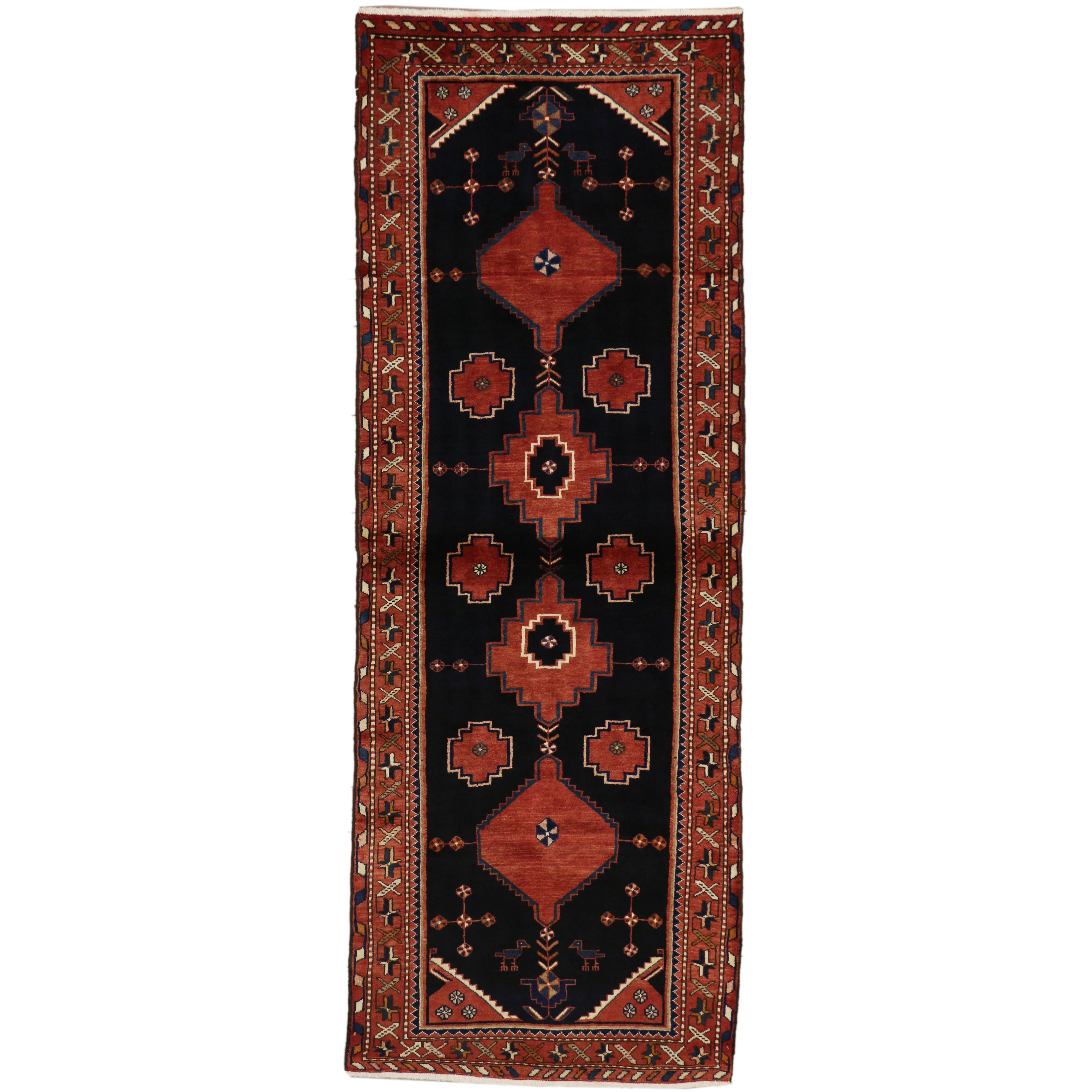 Tapis de couloir persan ancien Nahavand Hamadan de style tribal moderne