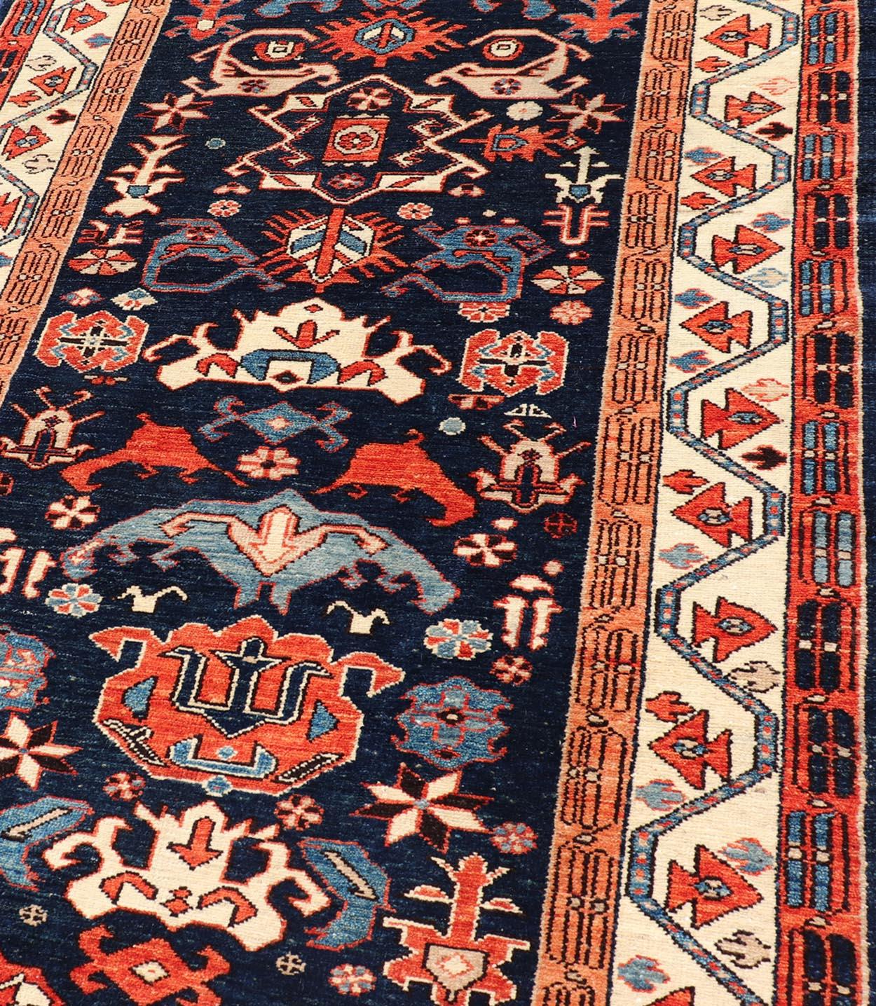 Antike persische N.W. Persischer Läufer mit geometrischen Tribal-Motiven 3'9 x 8'6 im Angebot 6