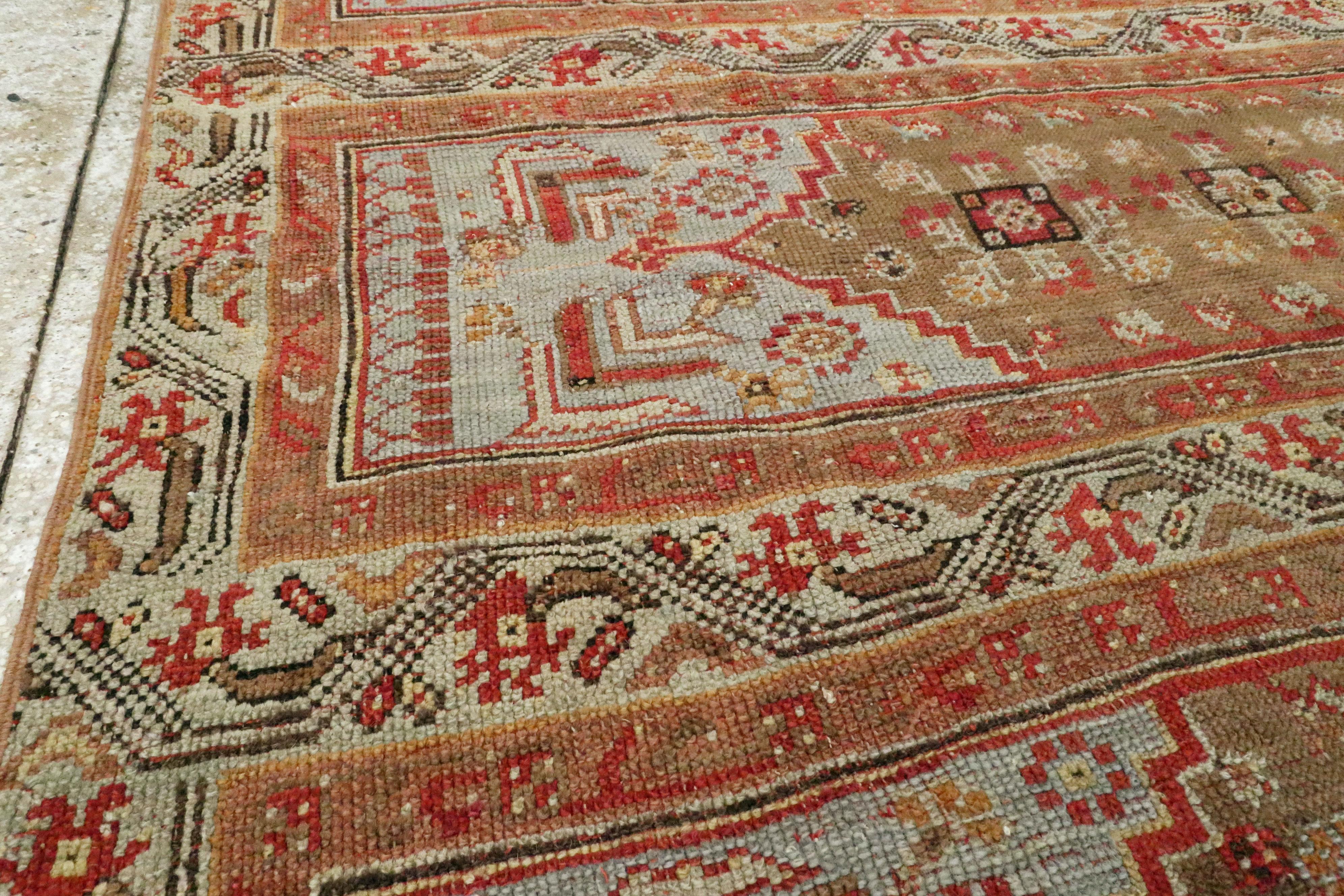 Antique Turkish Ghiordes Carpet In Good Condition In New York, NY