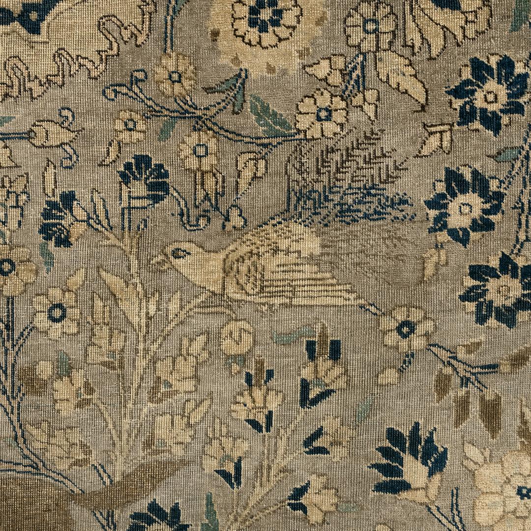 Tissé à la main Tapis persan ancien surdimensionné à motif d'animaux picturaux de Tabriz  13'3 x 20'5 pouces en vente