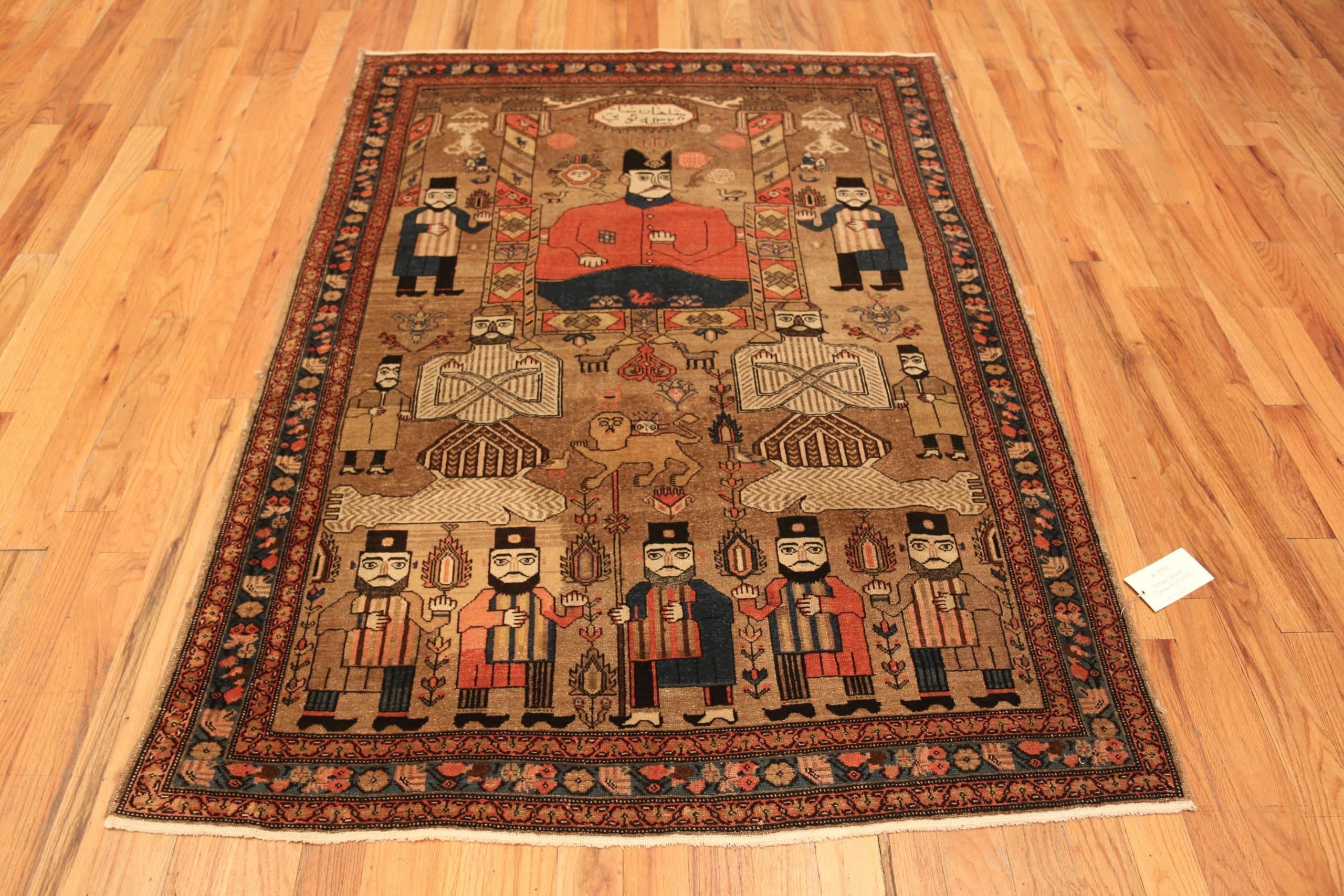 Antique Persian Pictorial Bakshaish Rug, Country of Origin / rug type: Persian rug, Circa date: 1910. Size: 4 ft 9 in x 6 ft 8 in (1.45 m x 2.03 m)



