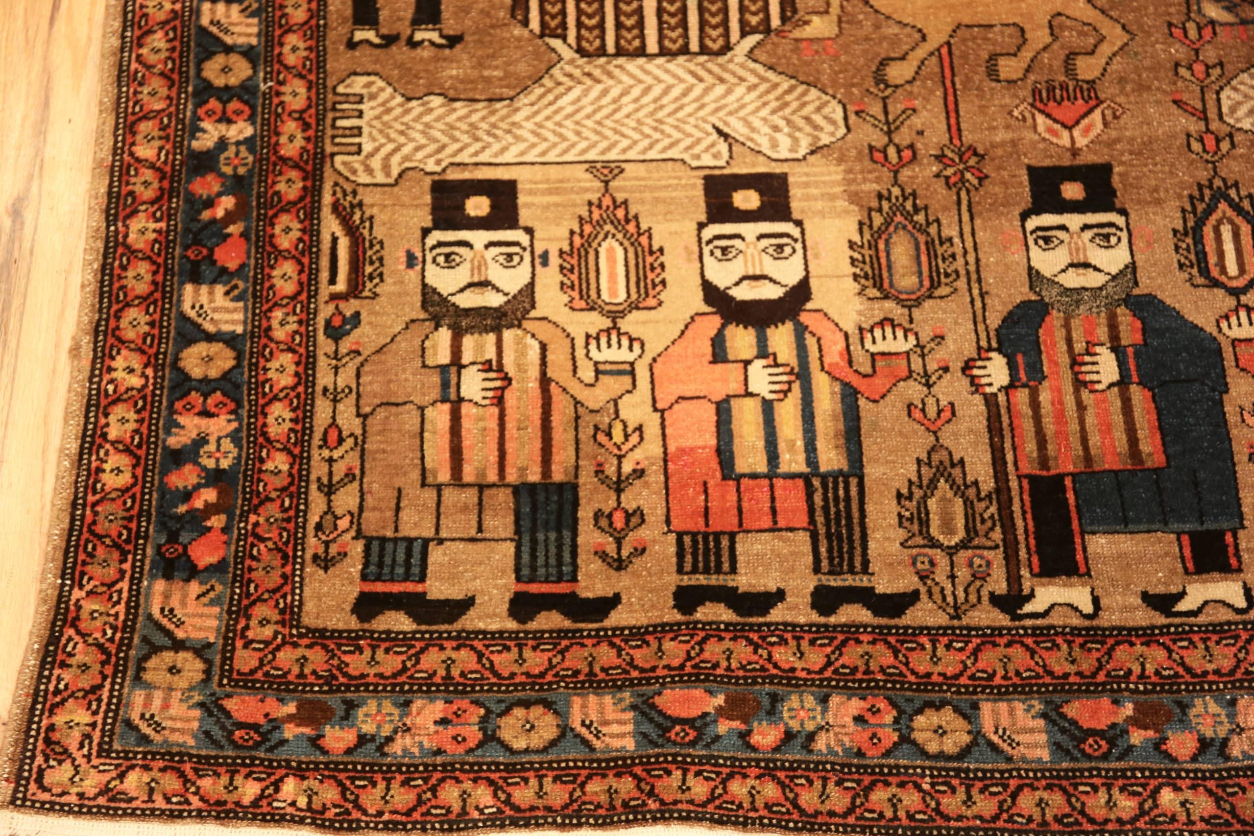 Antique Persian Pictorial Bakshaish Rug. 4 ft 9 in x 6 ft 8 in In Good Condition For Sale In New York, NY