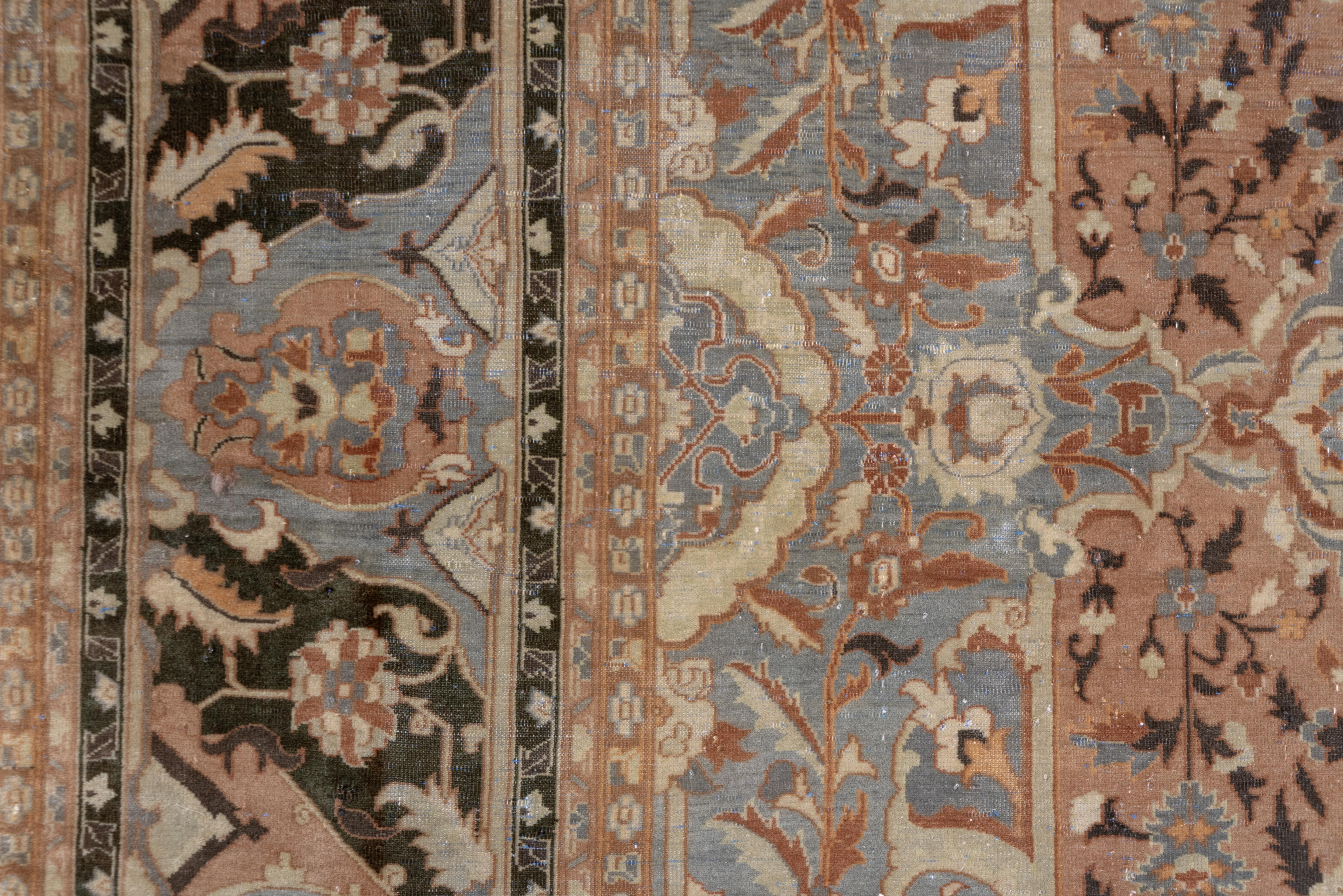 Antiker persischer Polonaise-Teppich, grau und rosa, All-Over- Field, schwarze Bordüren (Frühes 20. Jahrhundert) im Angebot