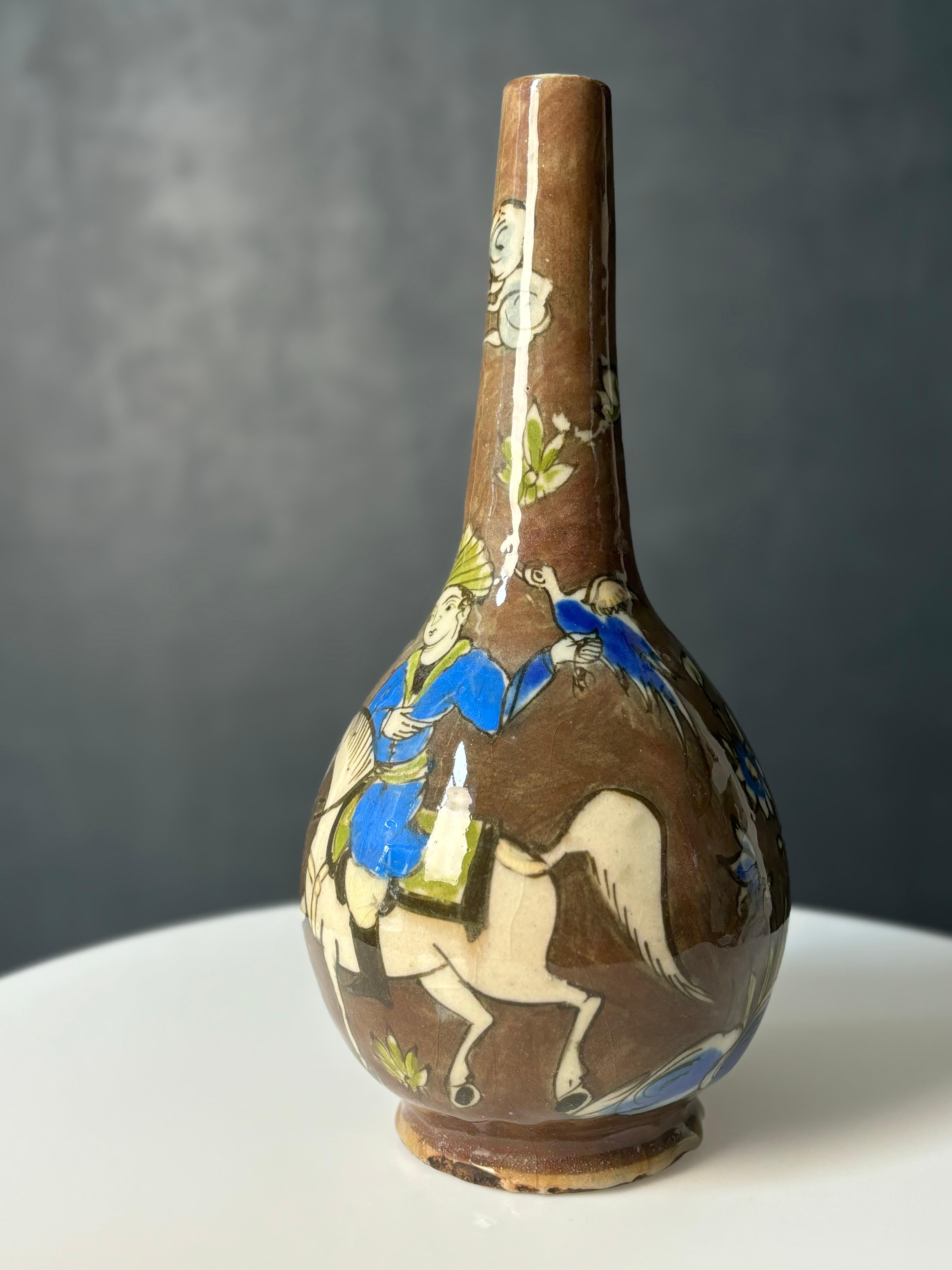 Persiano Antico vaso a bottiglia persiano della dinastia Qajar, XIX secolo in vendita