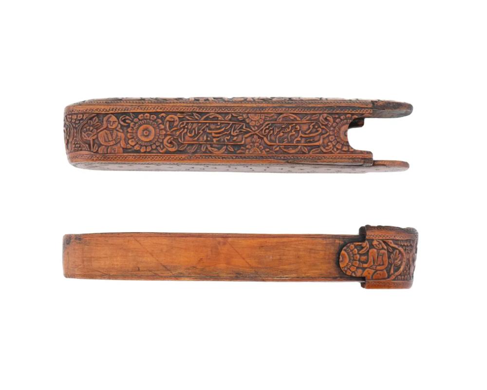Ancienne boîte à stylos islamique Qajar en bois sculpté à la main en vente 2