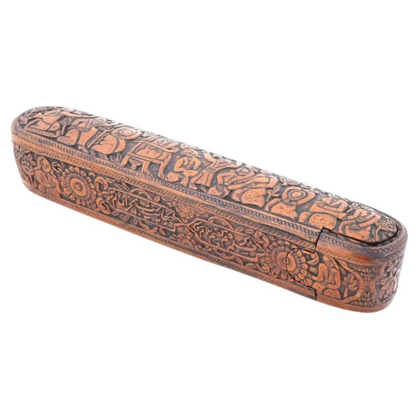Antiguo estuche islámico Qajar de madera tallada a mano para bolígrafos