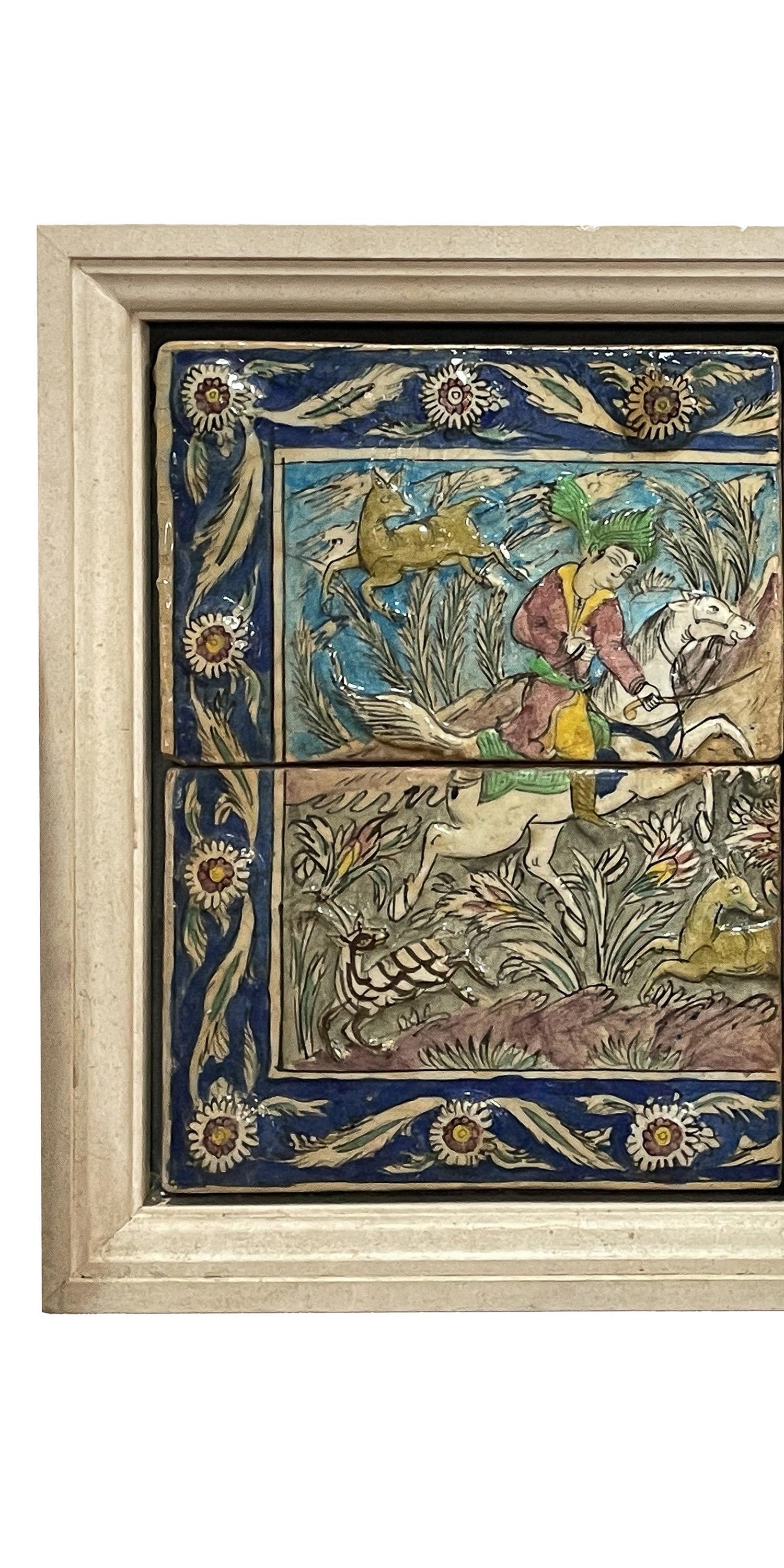 Islamique Panneau de mosaïque Iznik Qajar persan ancien Groupe à cheval Scène de chasse 1880 en vente