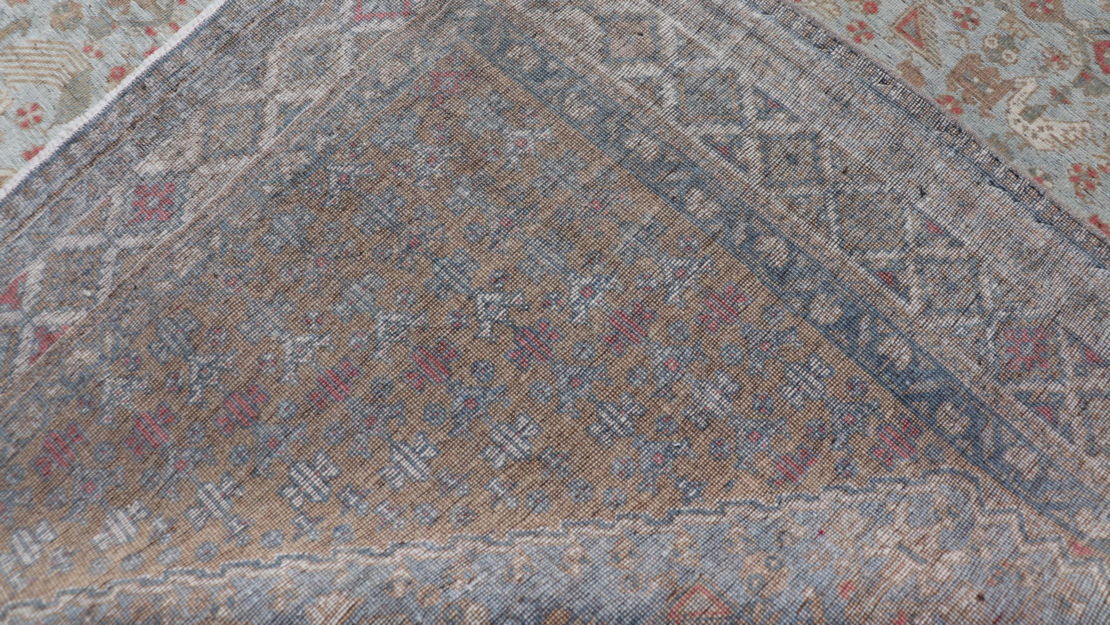  Antiker persischer Qashgai-Stammesteppich mit gestapeltem Teppich  Diamant-Medaillons und Stammeskunst  im Angebot 5