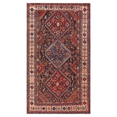 Antiker persischer Qashqai-Vogelteppich. 5 ft 10 in x 10 ft 4 in