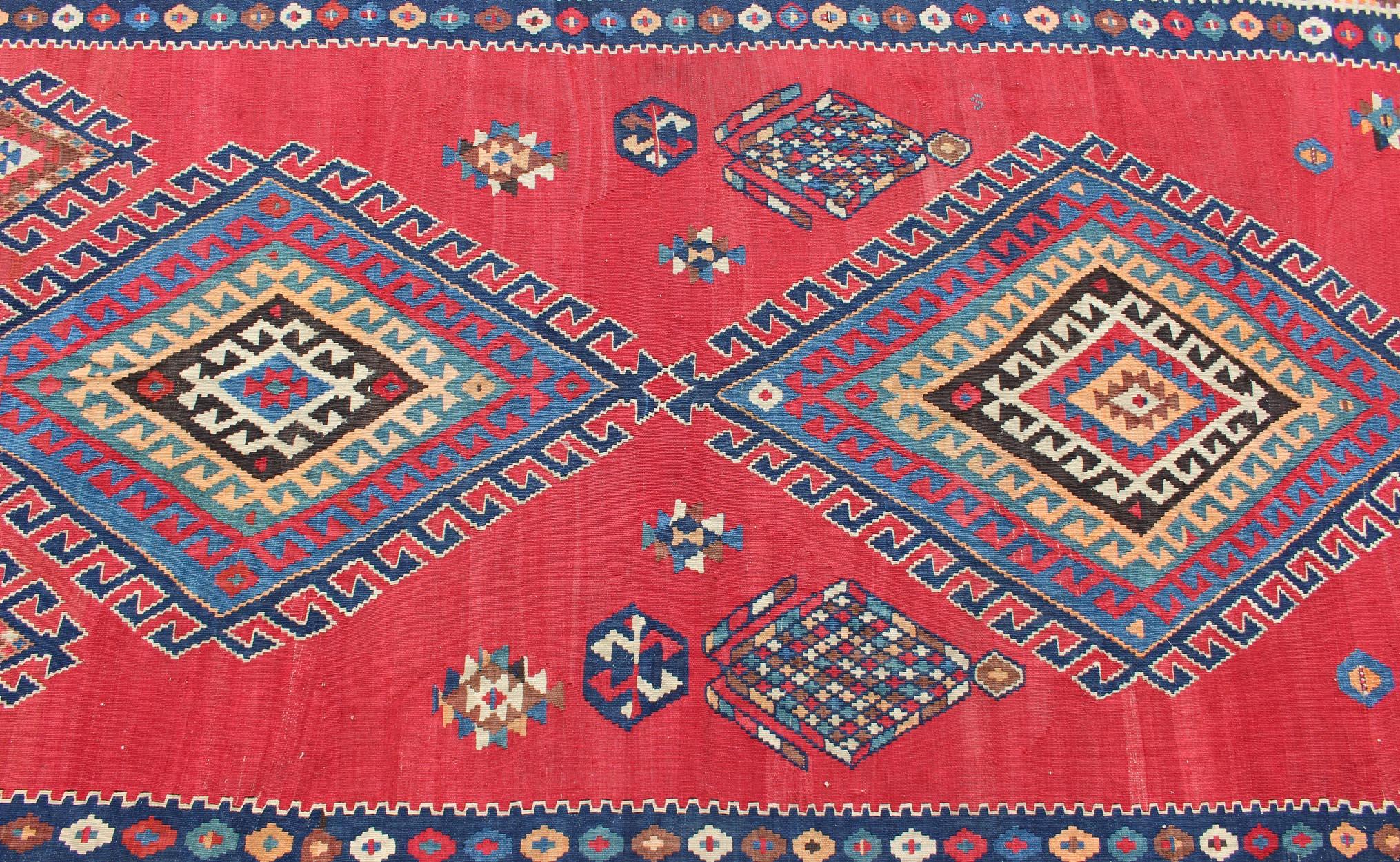 Antiker persischer Qashqai-Kelim-Galerie-Teppich mit geometrischem Diamantdesign, antik im Angebot 3