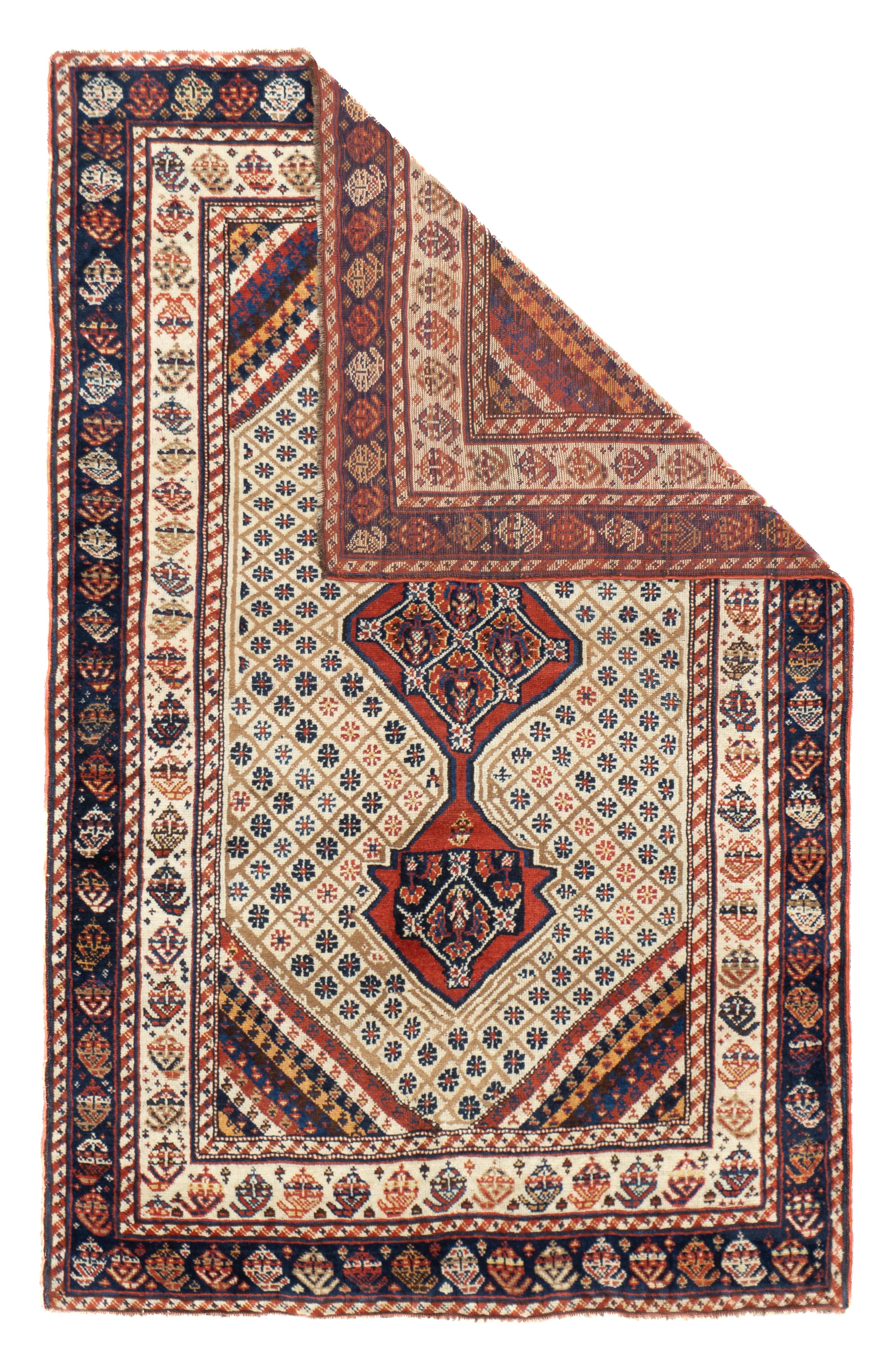 Antiker persischer Gaschgai-Teppich 3'4'' x 5'3''. Die besten Nomadenteppiche aus SW-Persien, Provinz Fars, meist in Streuformaten. Geometrische Gabbehs, Löwenteppiche, adaptierte persische Kurvenstile. Einige gut gewebte Gebetsteppiche.