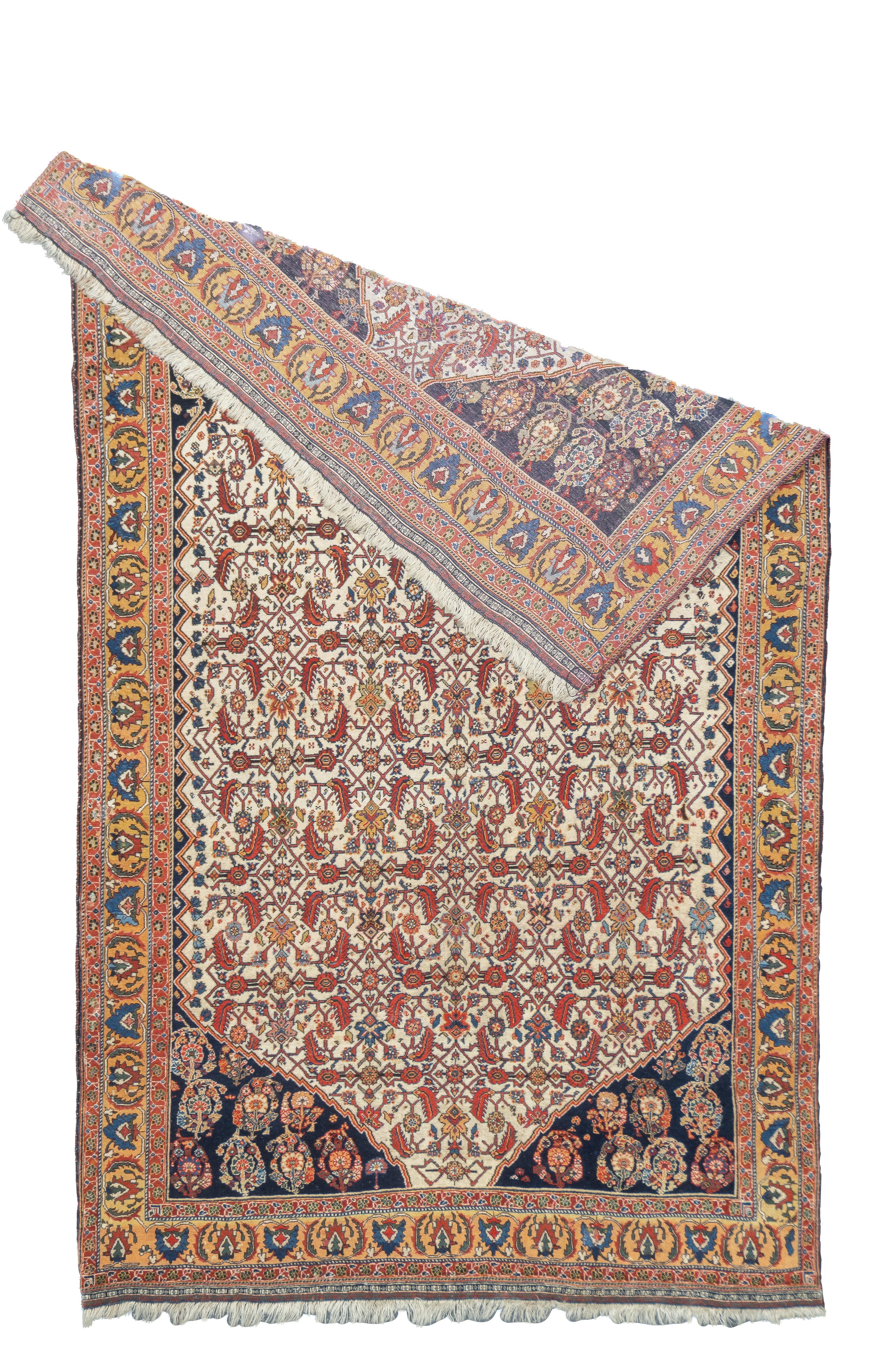 Tapis ancien persan Qashqai 4'3'' x 7'2''. Les meilleurs tapis persans du sud-ouest, les tapis nomades de la province de Fars, le plus souvent en format dispersé. Gabbehs géométriques, tapis de lion, styles curvilignes persans adaptés. Quelques