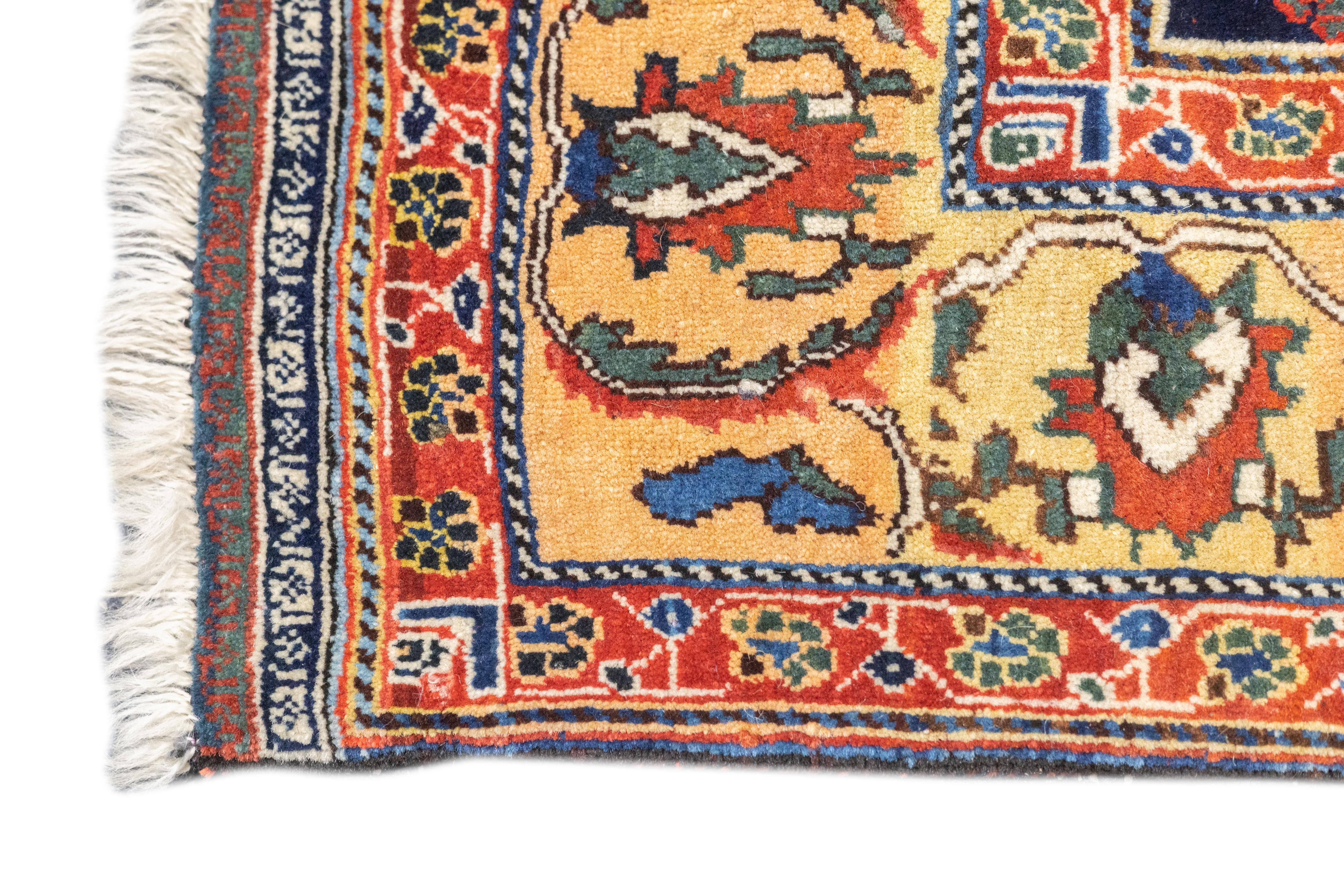 Laine Ancien tapis persan Qashqai 4'3'' x 7'2'' en vente