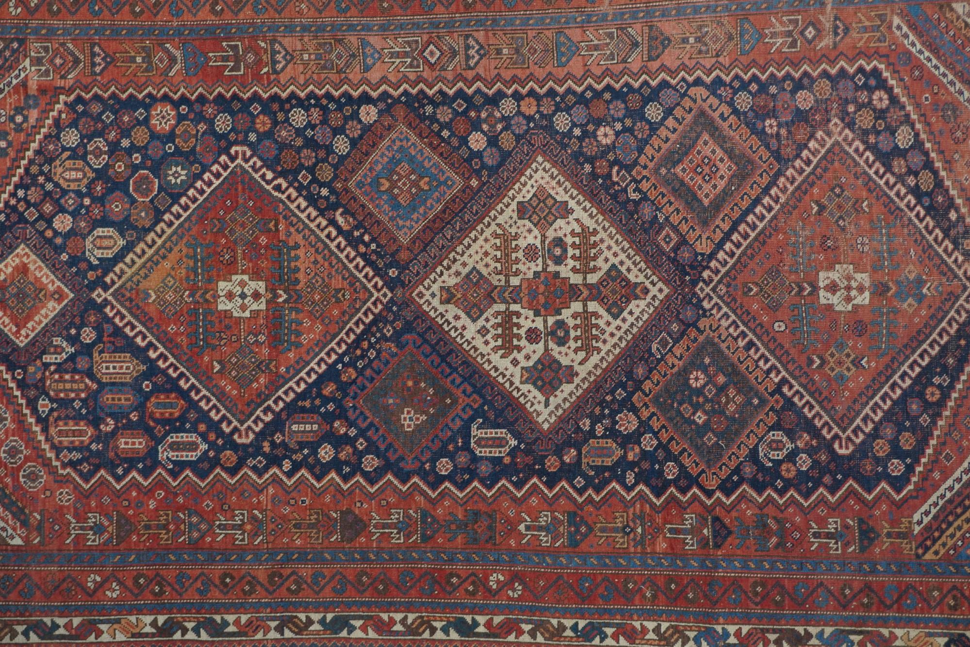 Antiker persischer Gaschgai-Teppich 4'7