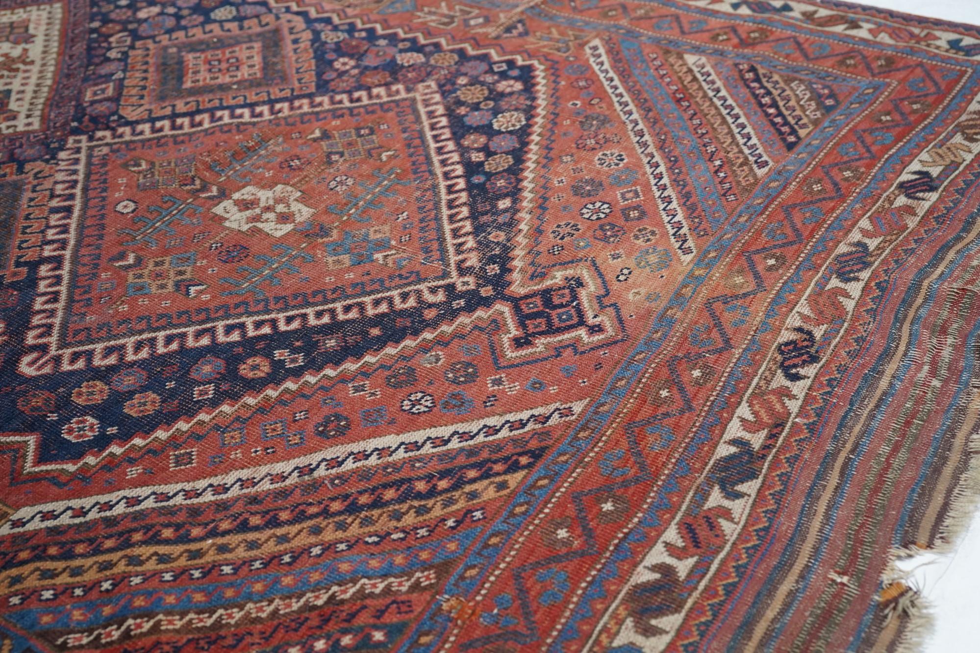 Antiker persischer Gaschgai-Teppich 4'7